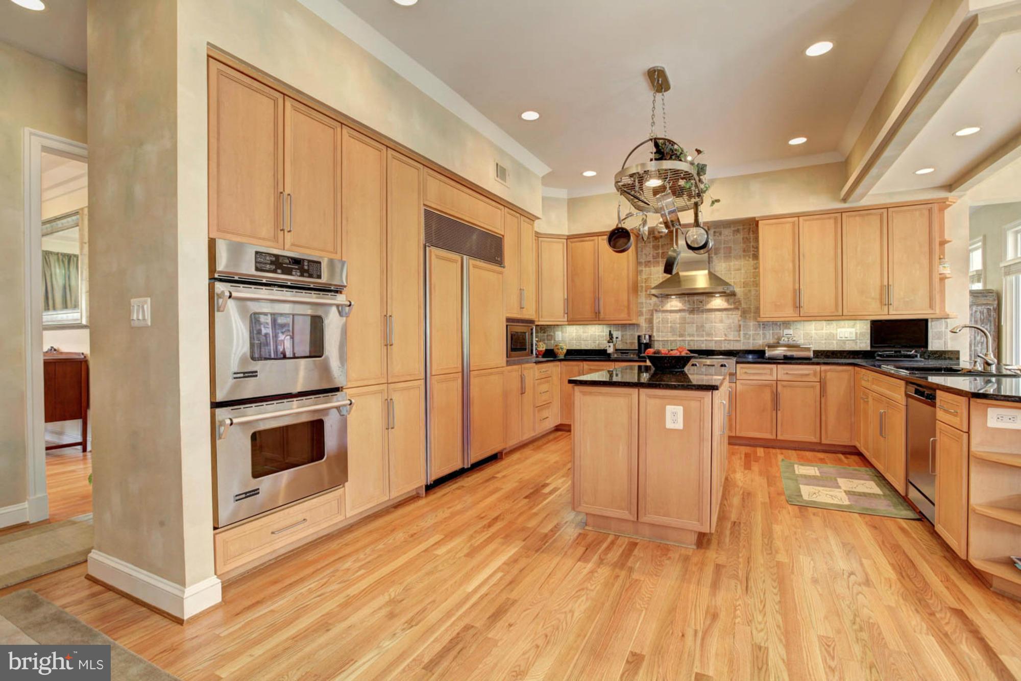 POTOMAC MANOR - Residential