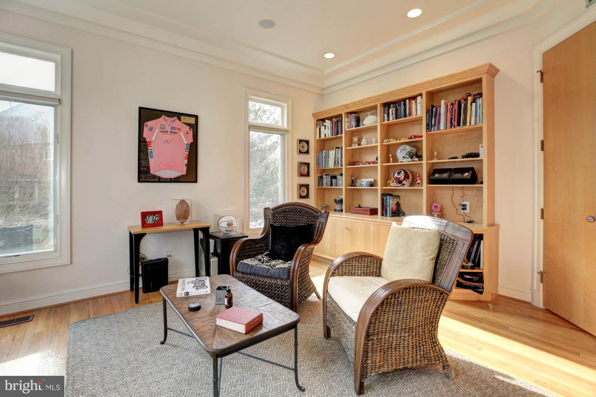 POTOMAC MANOR - Residential