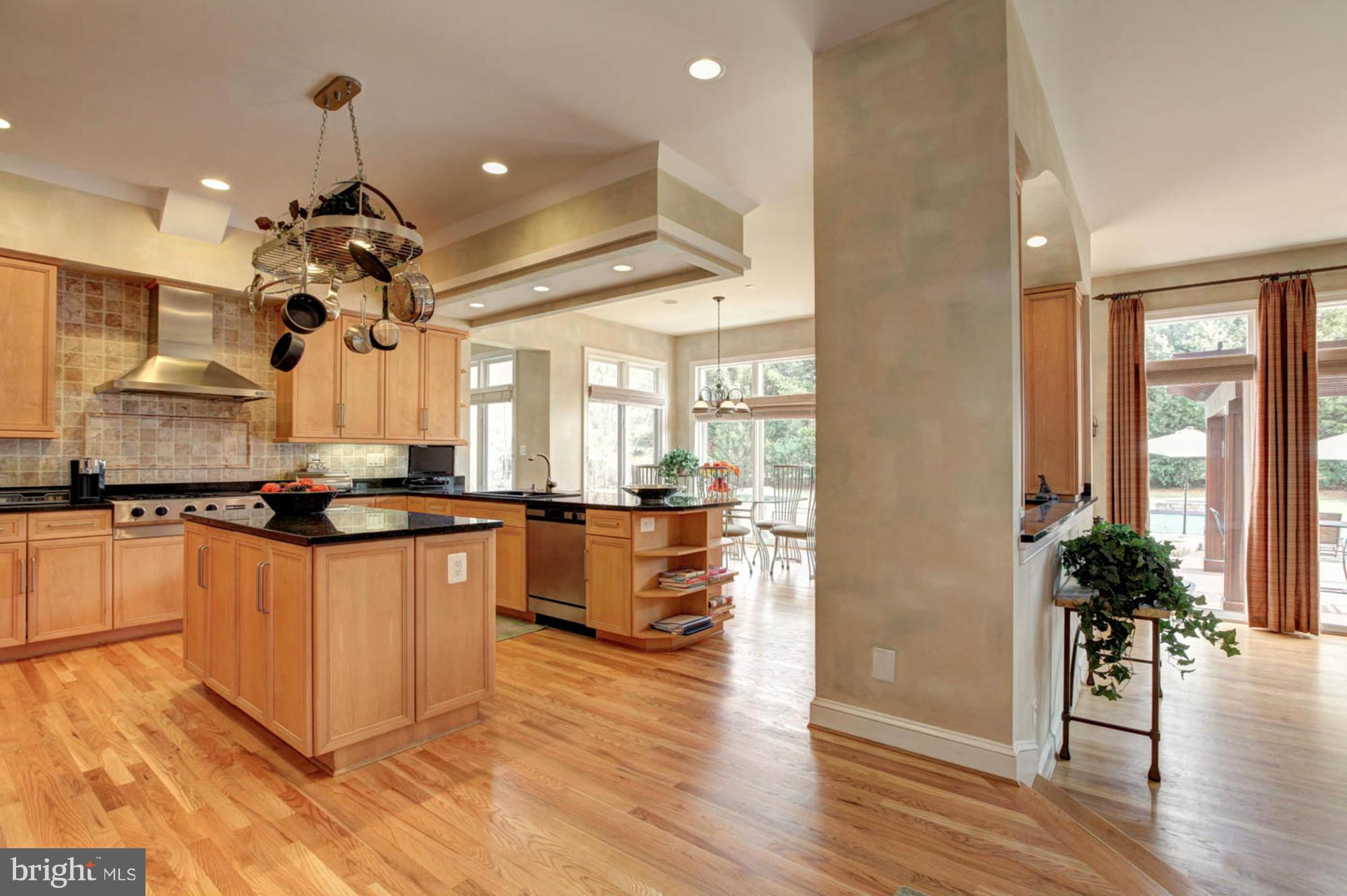 POTOMAC MANOR - Residential