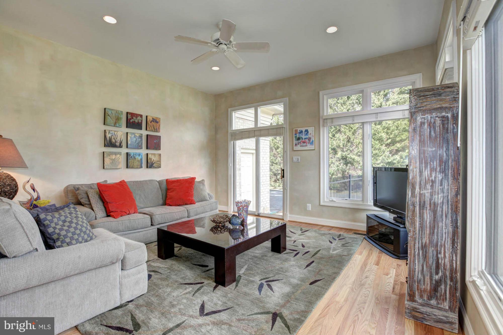 POTOMAC MANOR - Residential