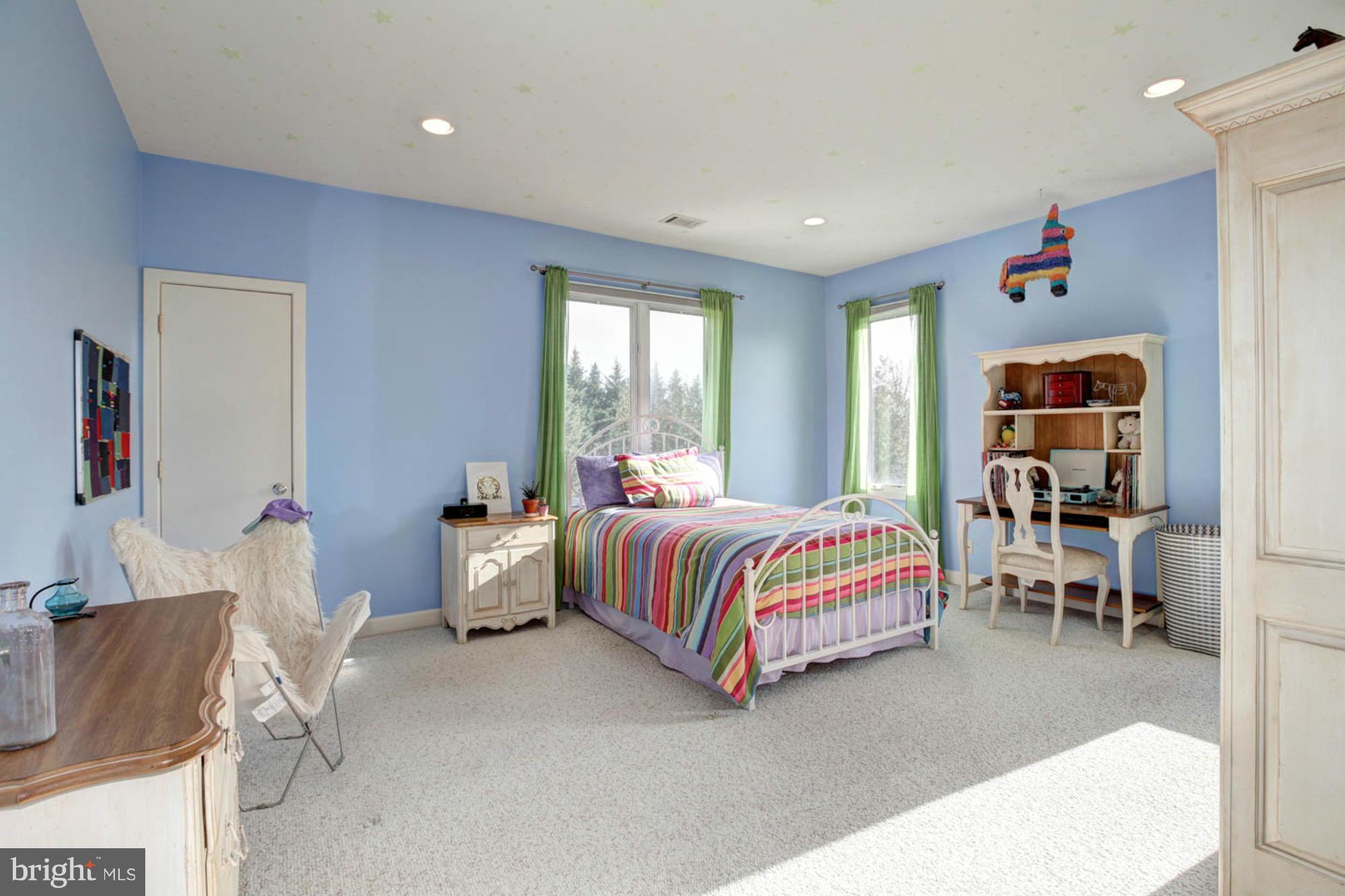 POTOMAC MANOR - Residential