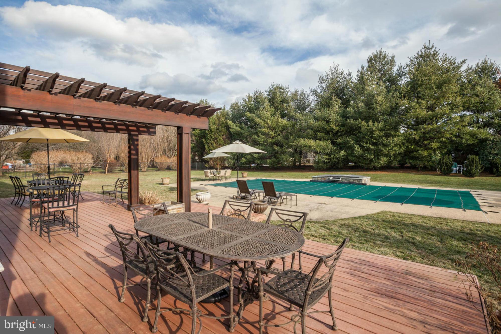 POTOMAC MANOR - Residential