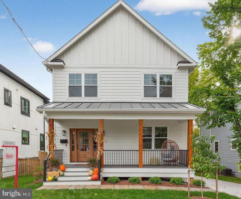423 N CLEVELAND STREET ARLINGTON VA 22201