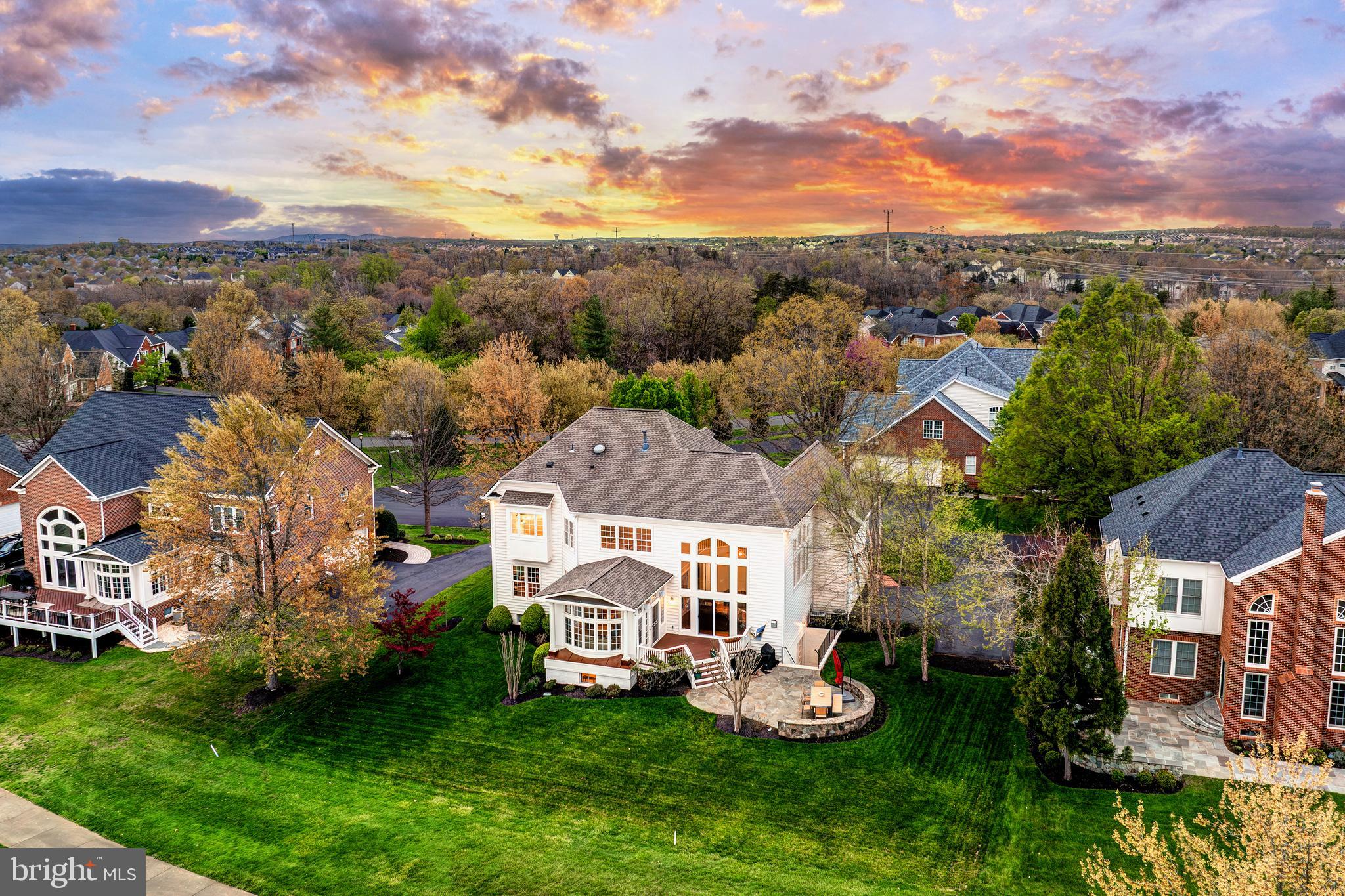 RIVER CREEK - Residential