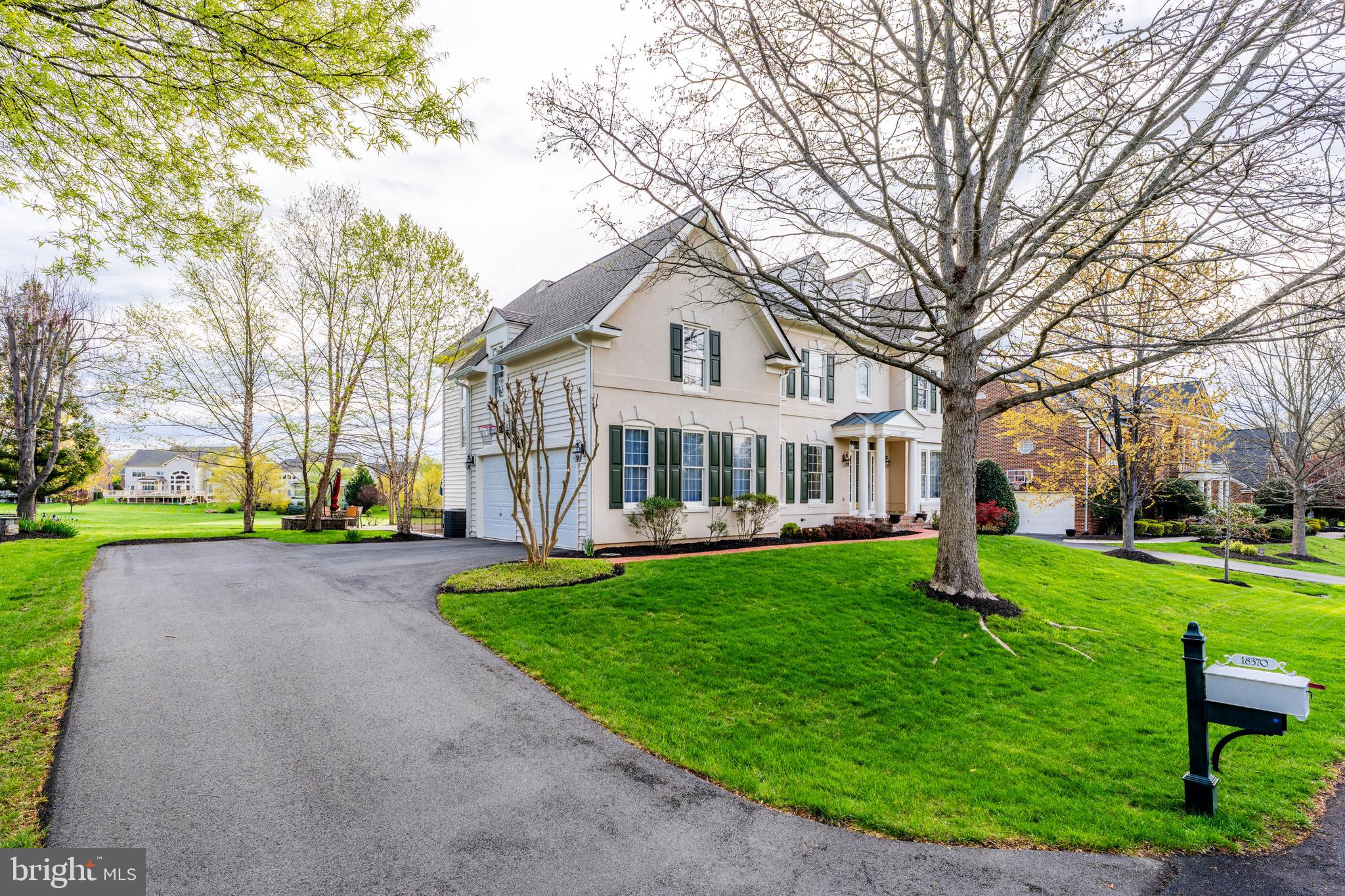 RIVER CREEK - Residential