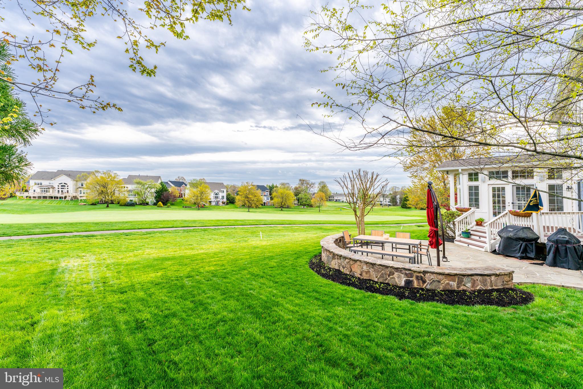 RIVER CREEK - Residential