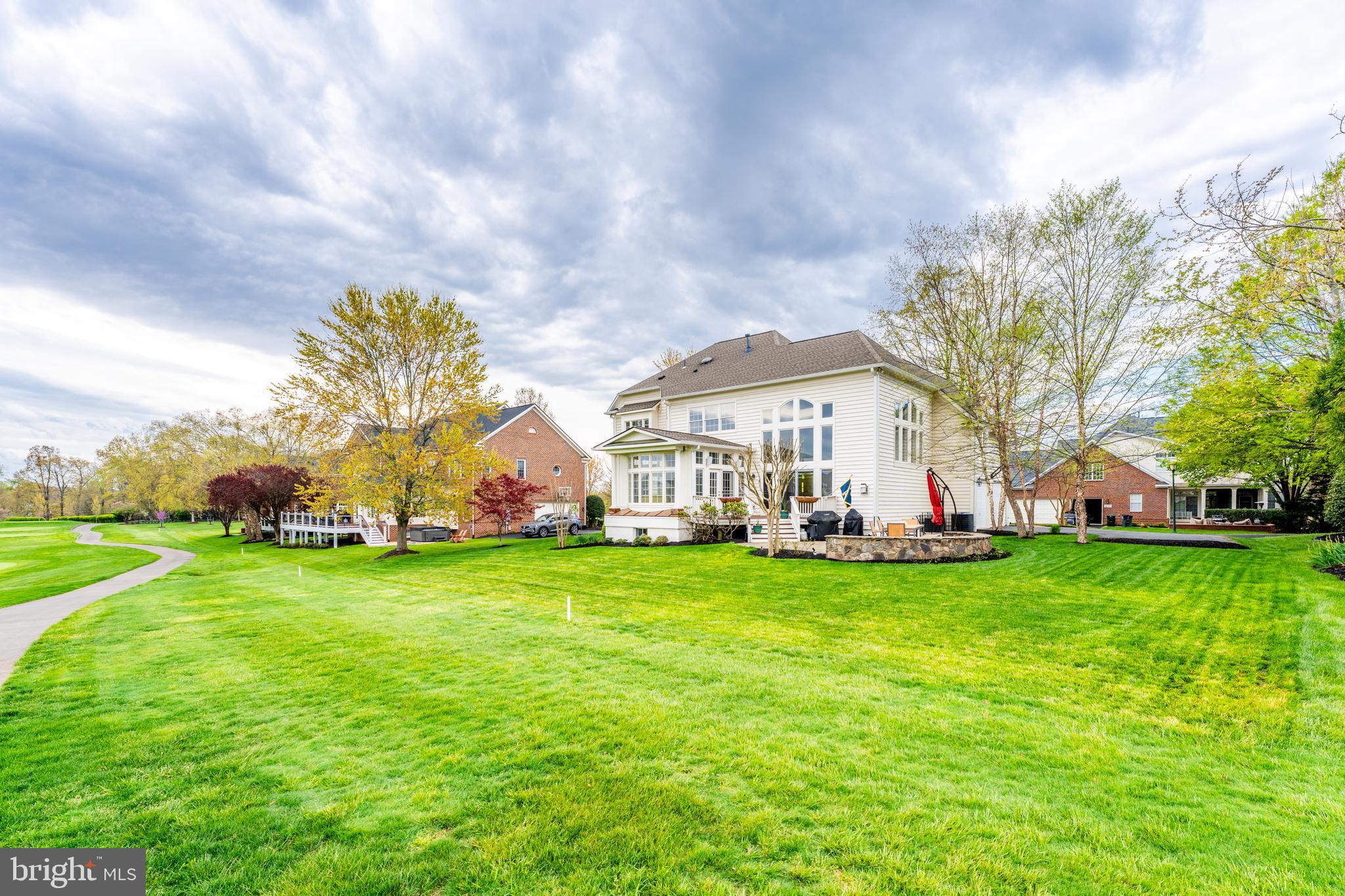 RIVER CREEK - Residential