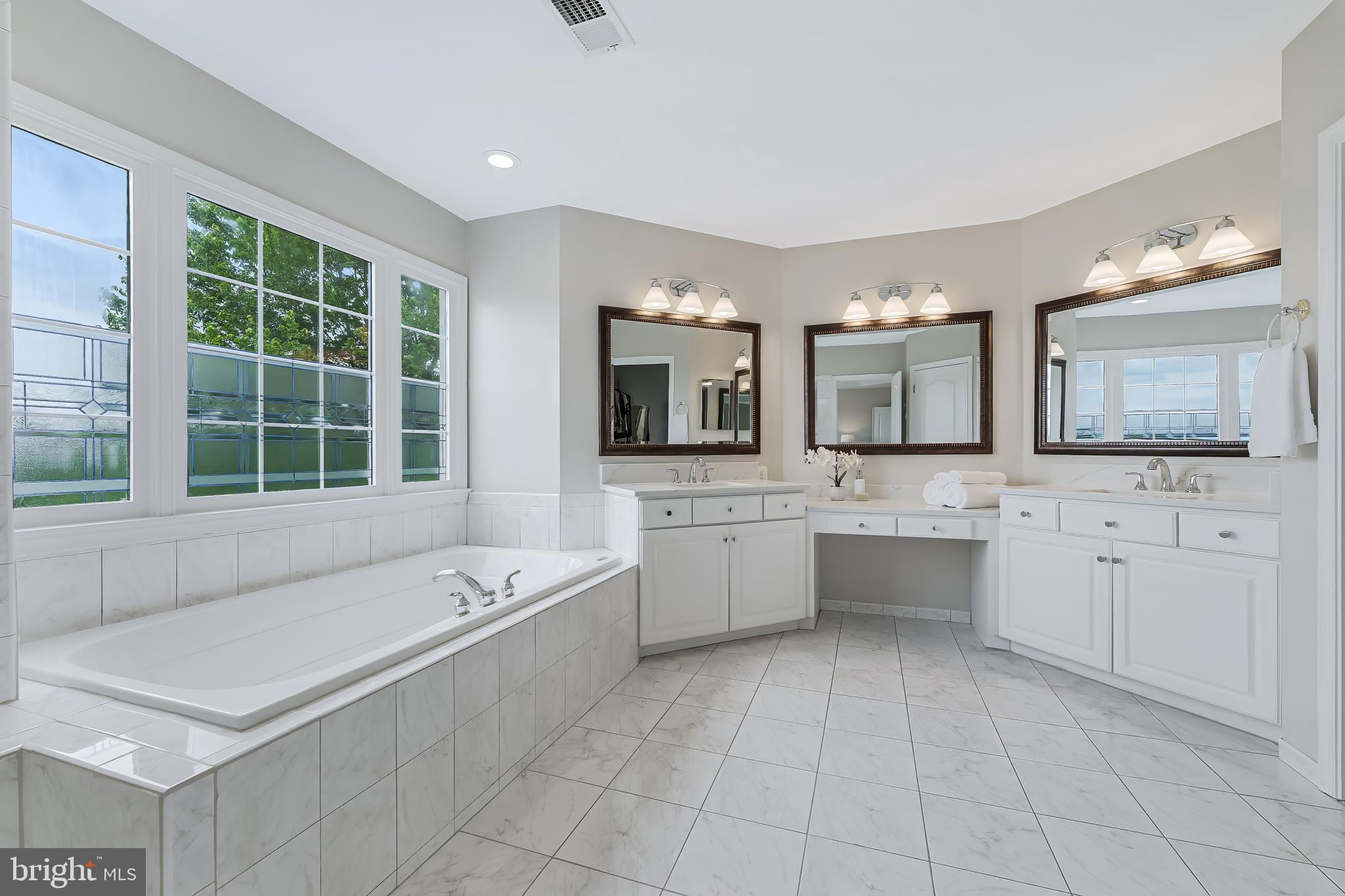 RIVER CREEK - Residential