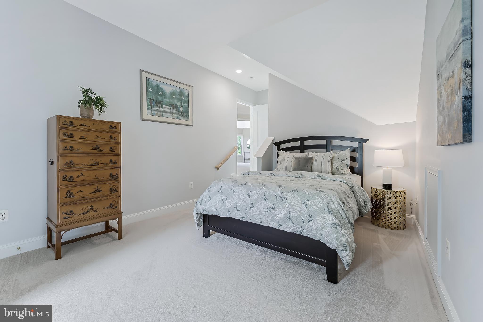 RIVER CREEK - Residential