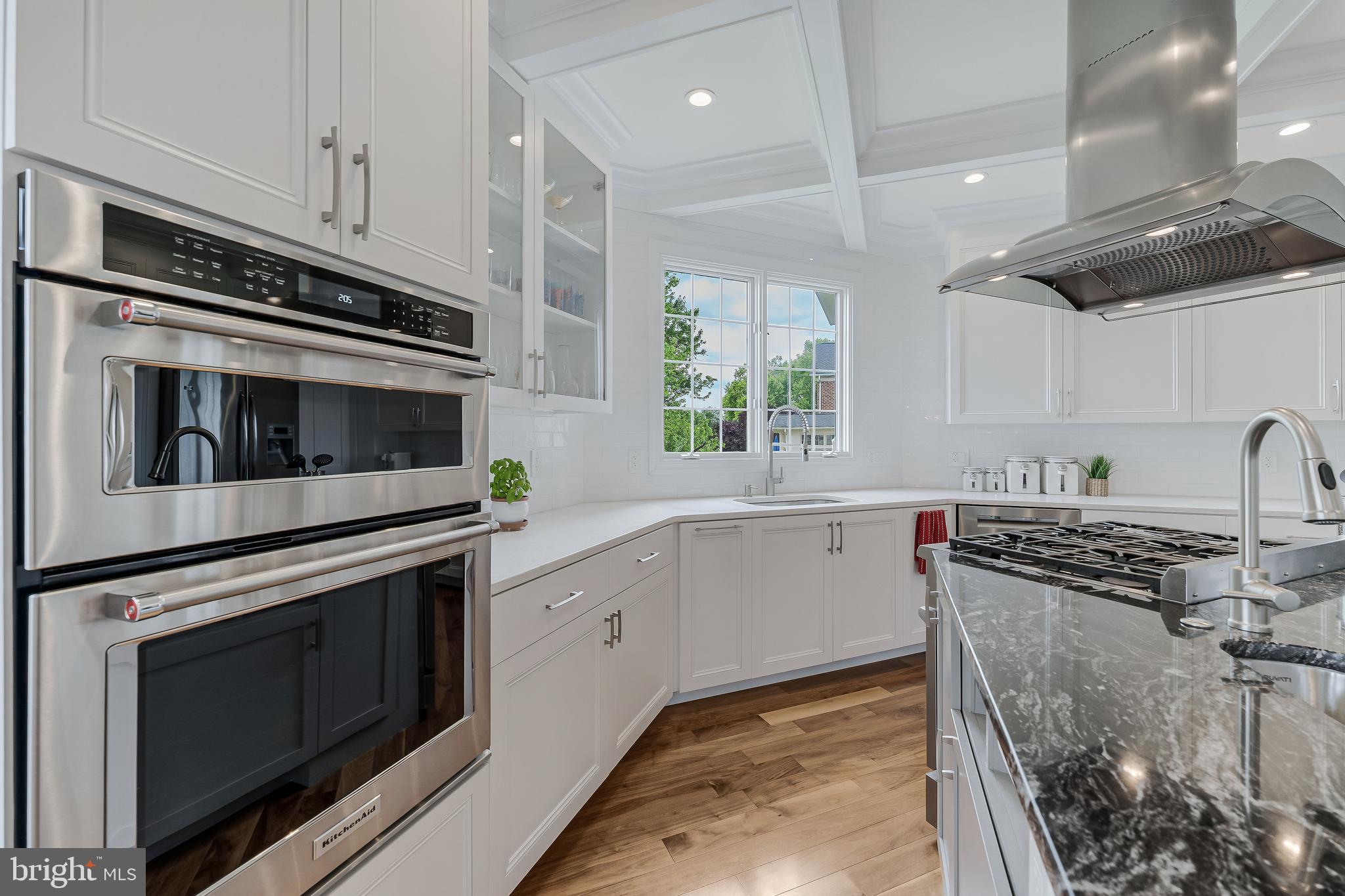 RIVER CREEK - Residential