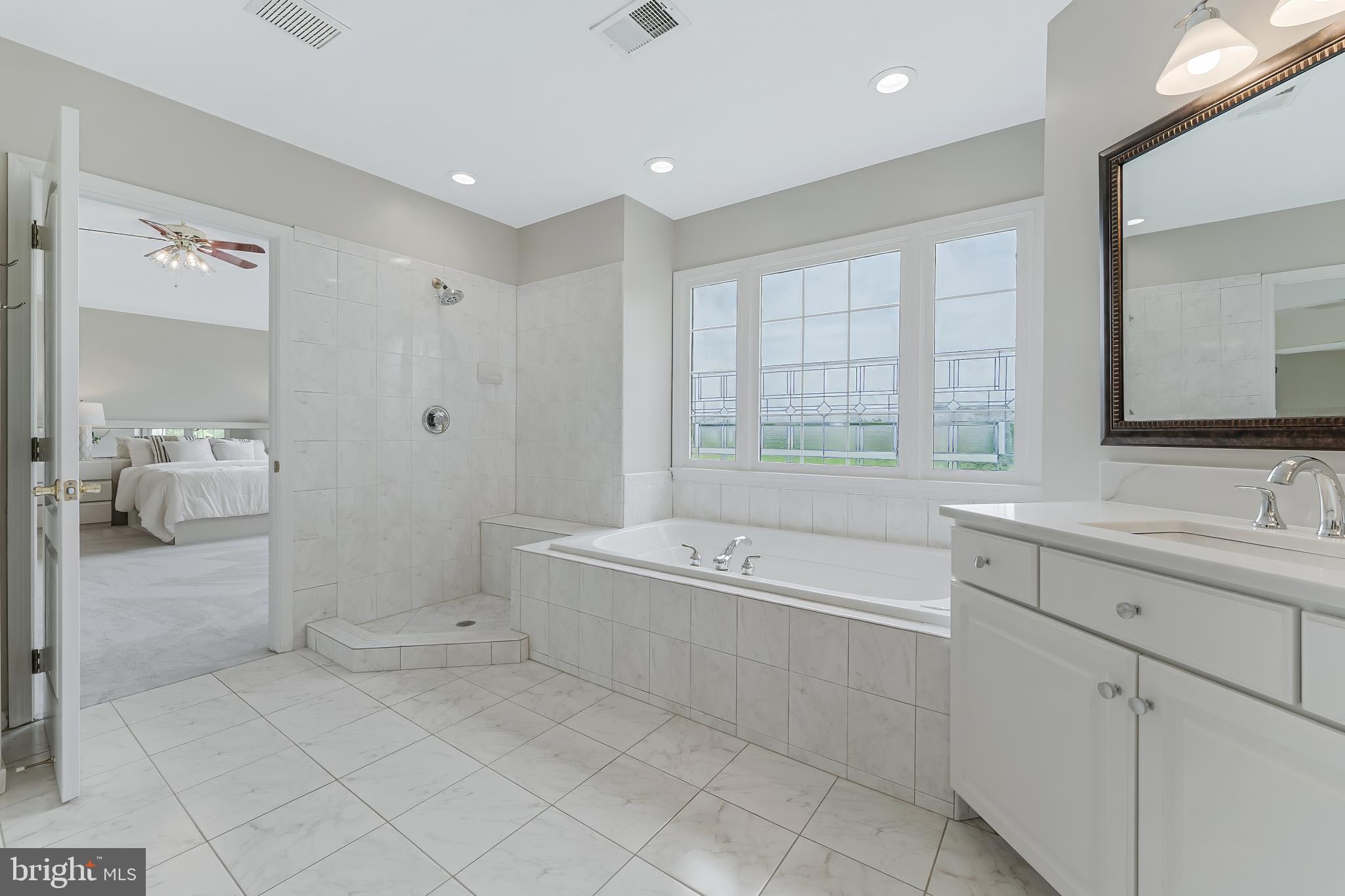 RIVER CREEK - Residential