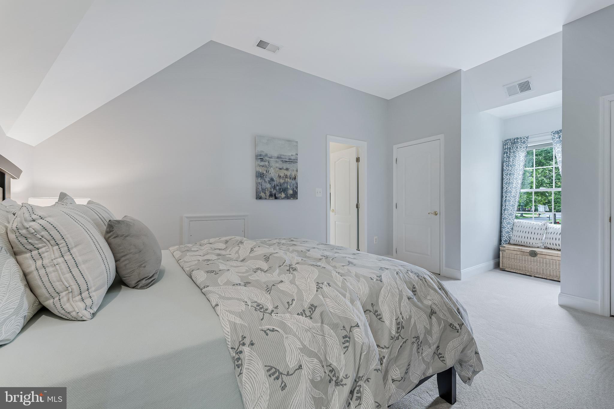 RIVER CREEK - Residential