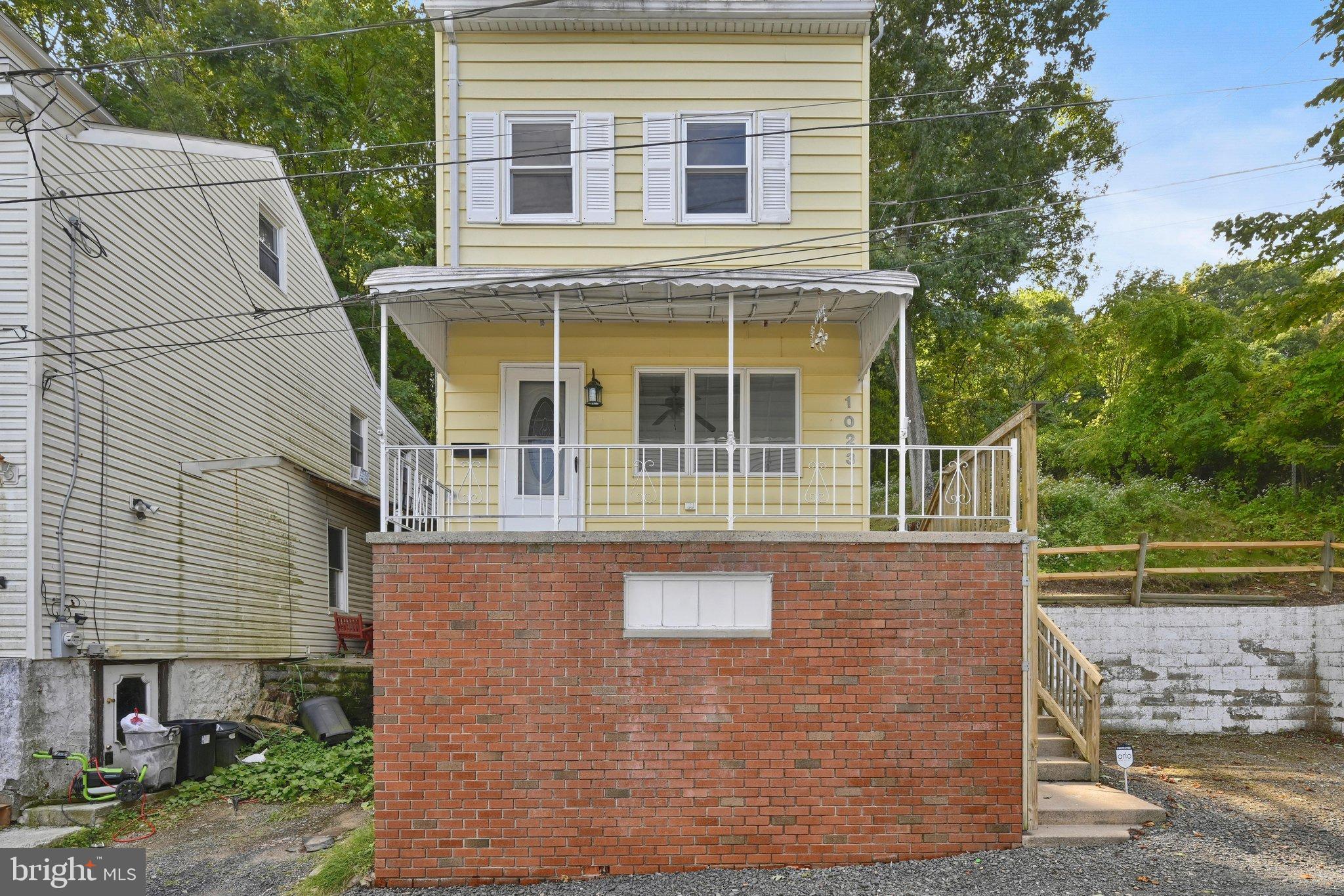 1023 W SCHUYLKILL AVENUE