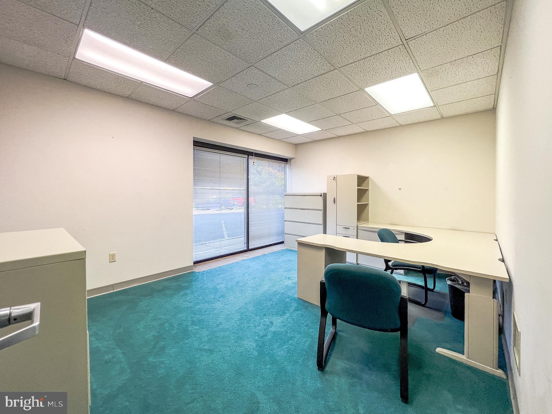 NORTHWEST BUSINESS PARK - Commercial Lease