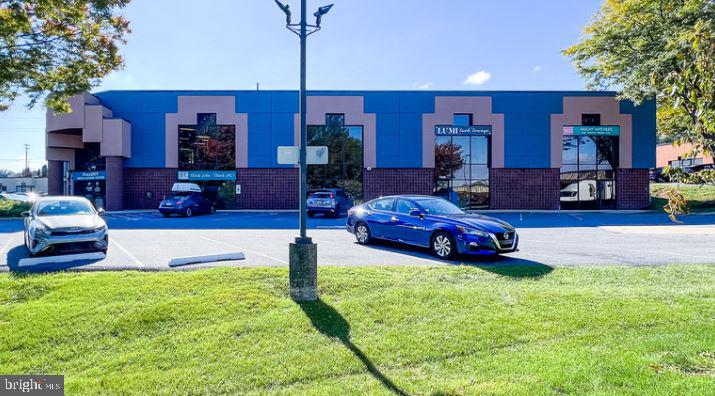 NORTHWEST BUSINESS PARK - Commercial Lease