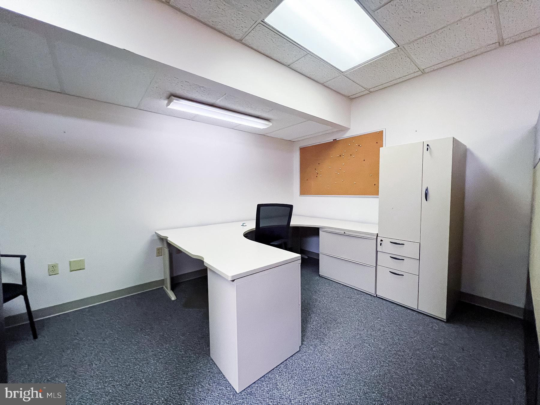 NORTHWEST BUSINESS PARK - Commercial Lease