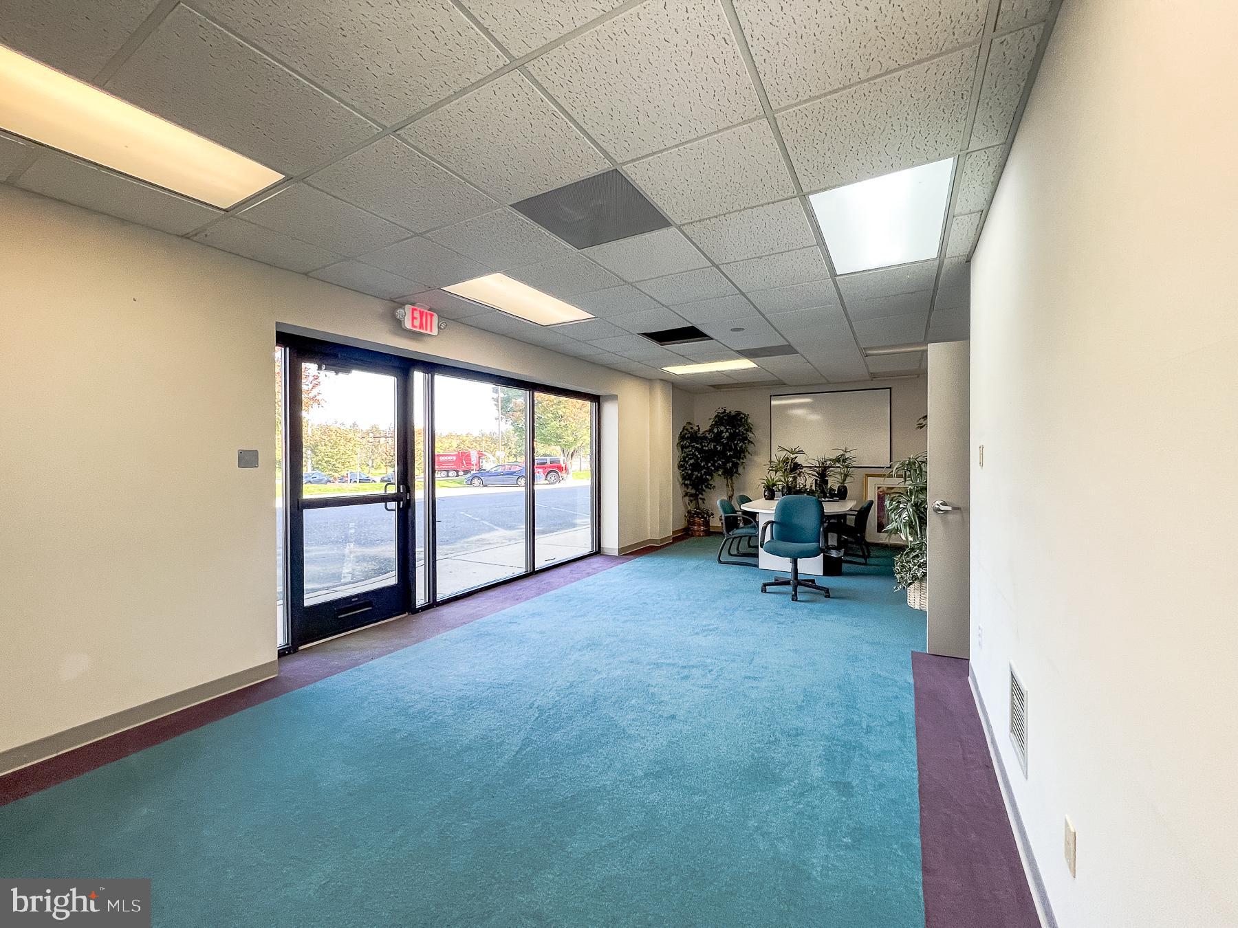 NORTHWEST BUSINESS PARK - Commercial Lease