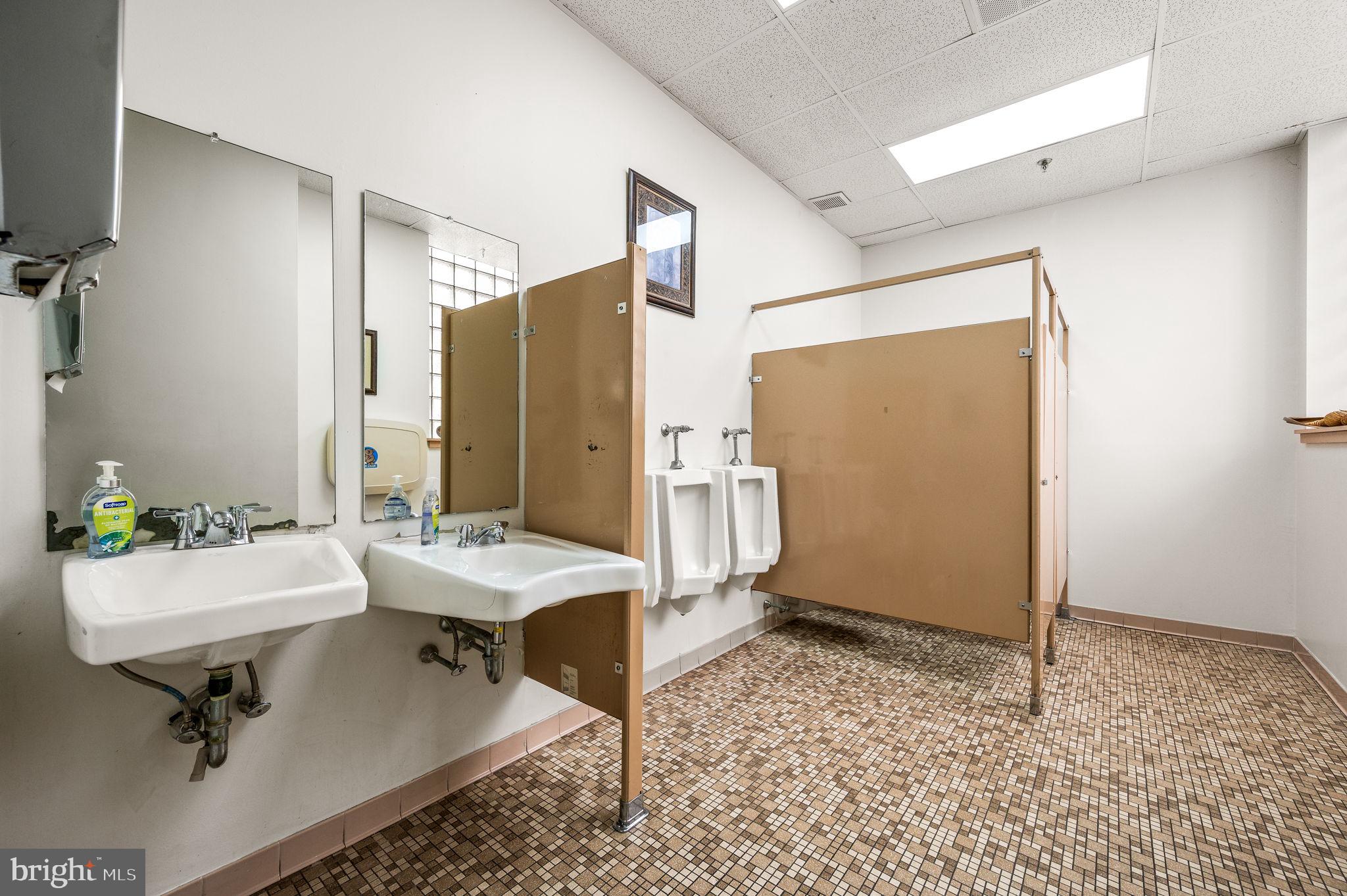 BYWOOD - Commercial Sale