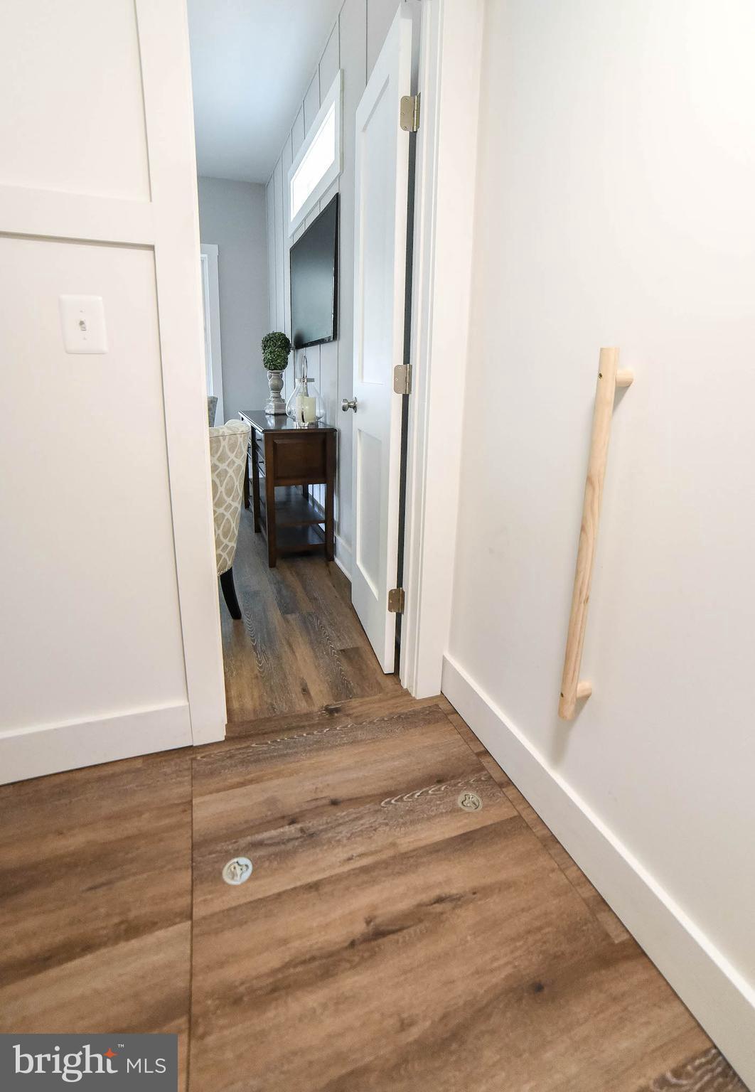 GOLDEN BEACH - Residential