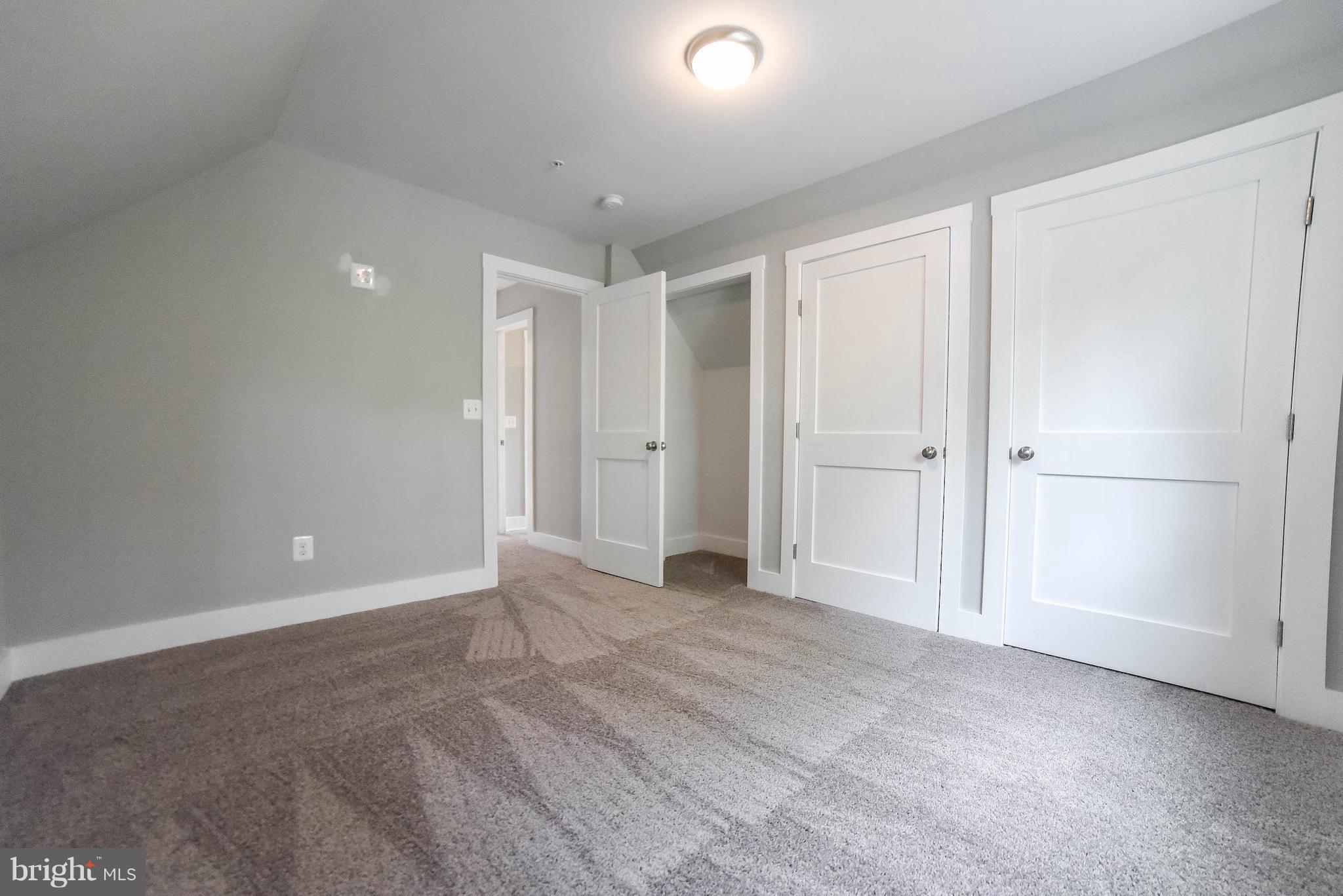 GOLDEN BEACH - Residential