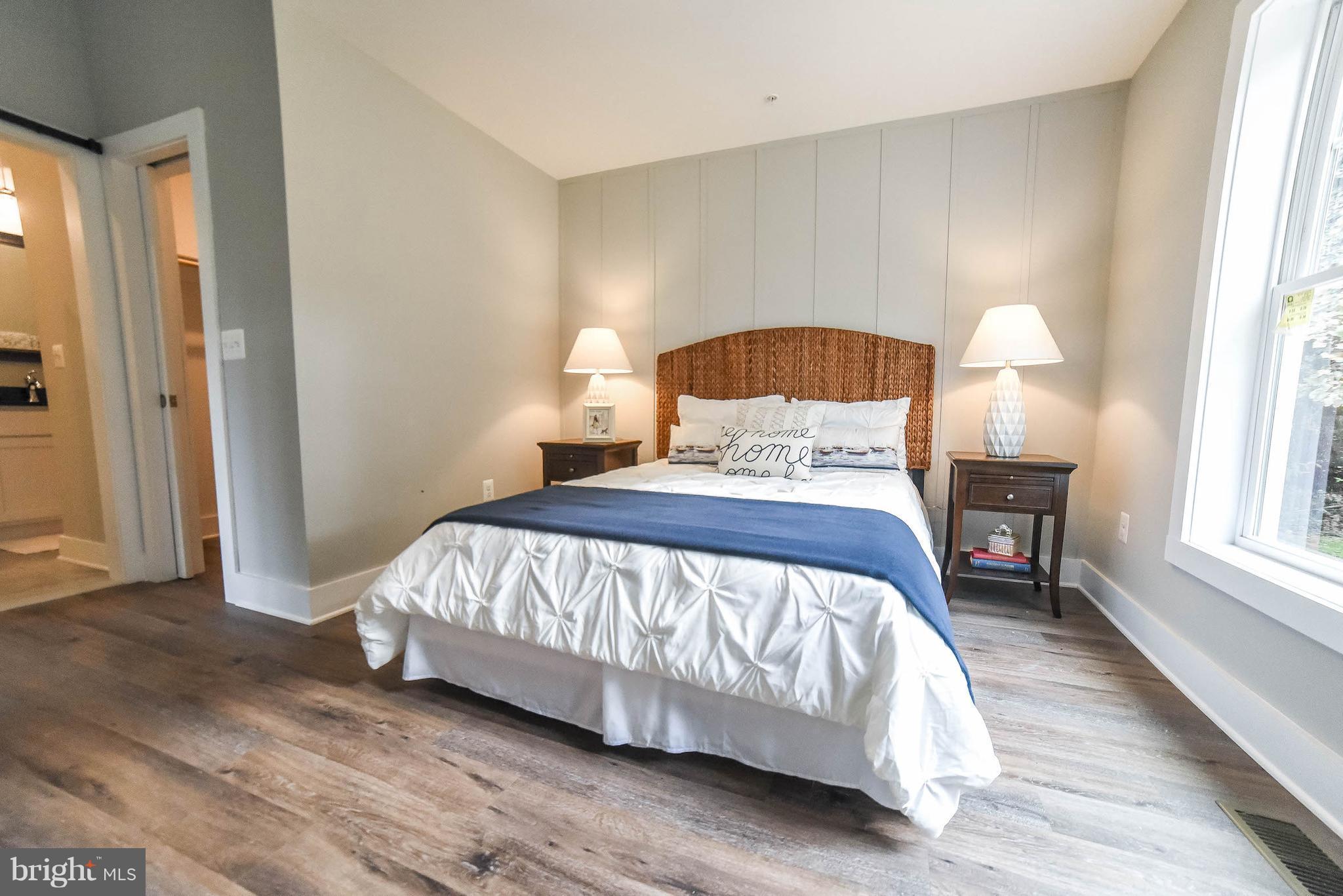 GOLDEN BEACH - Residential