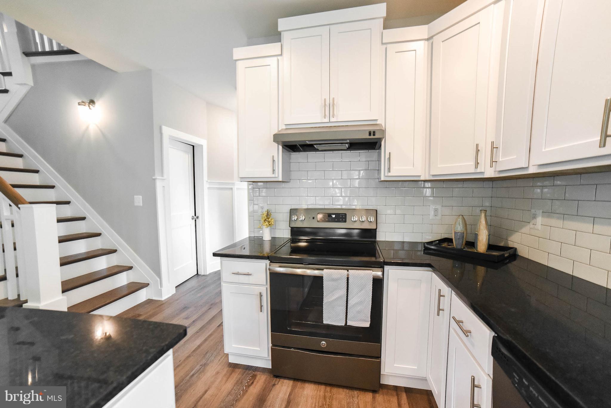 GOLDEN BEACH - Residential