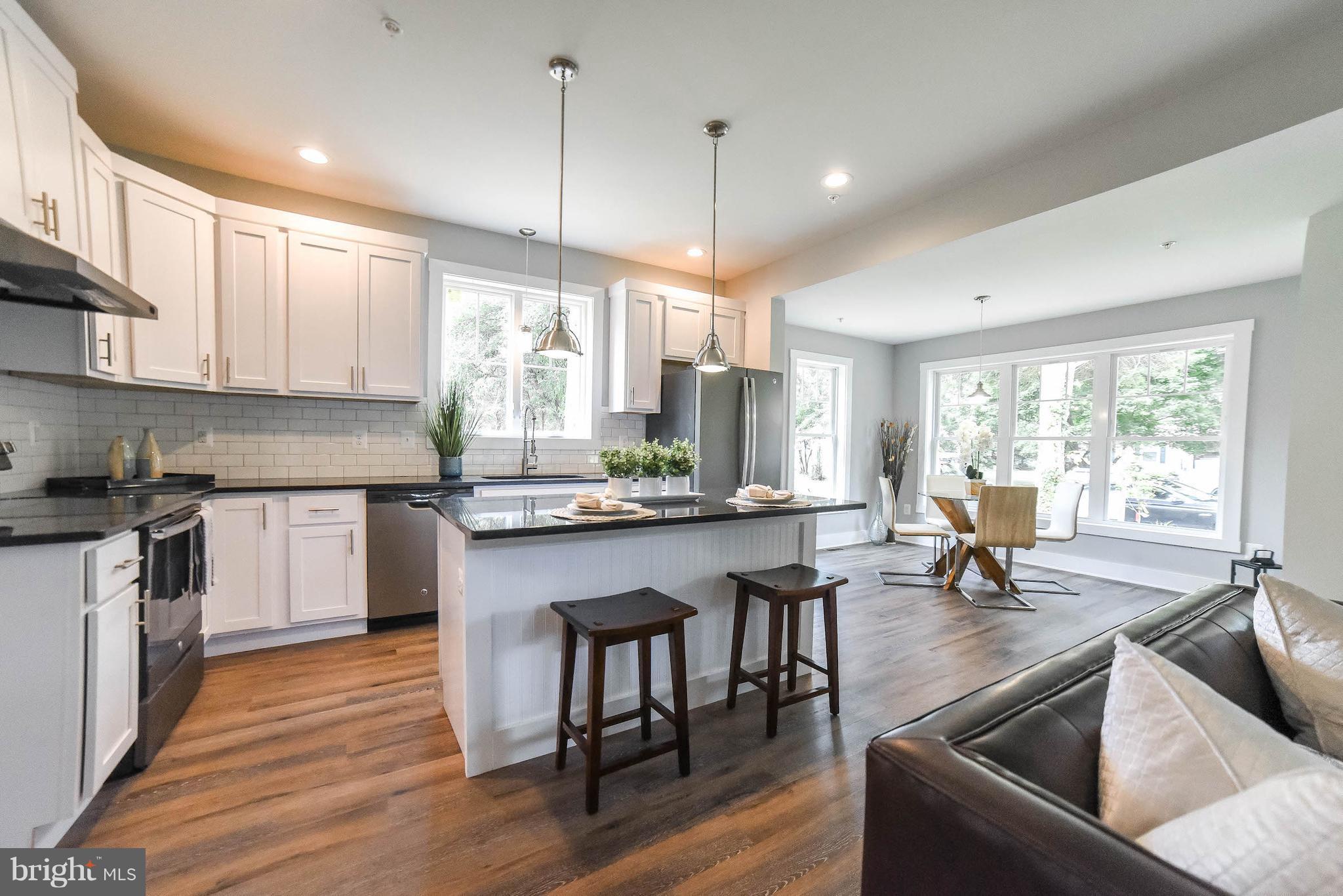 GOLDEN BEACH - Residential