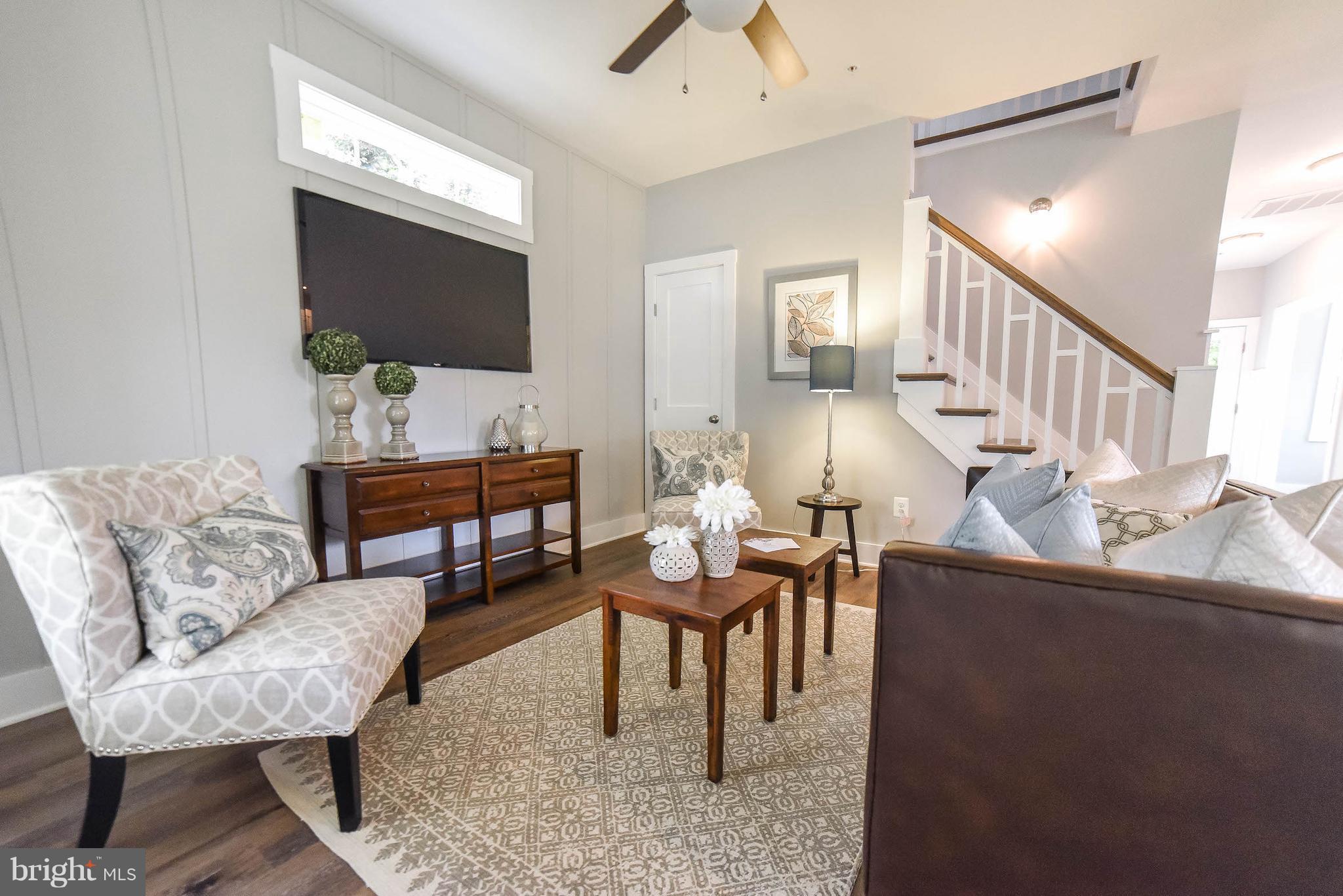 GOLDEN BEACH - Residential