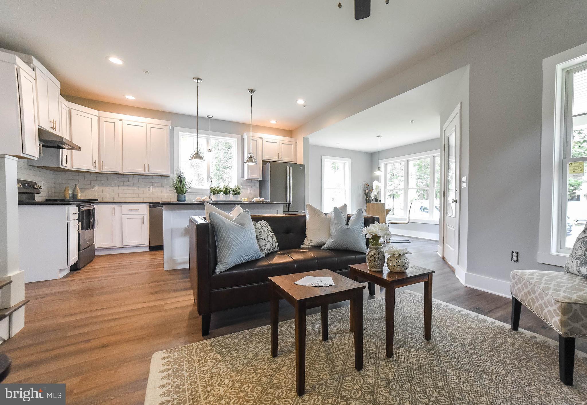 GOLDEN BEACH - Residential