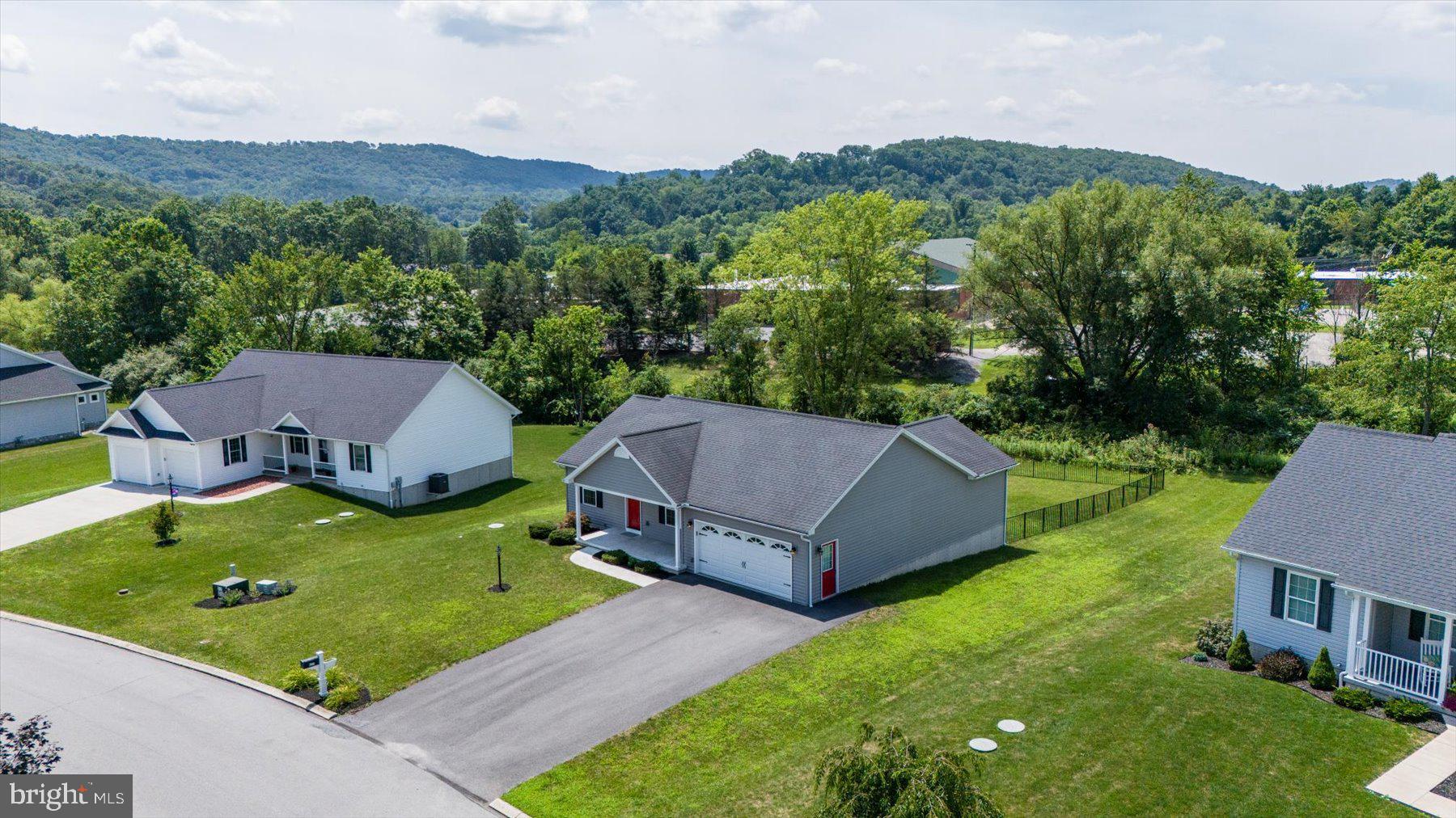 CREE MANOR - Residential