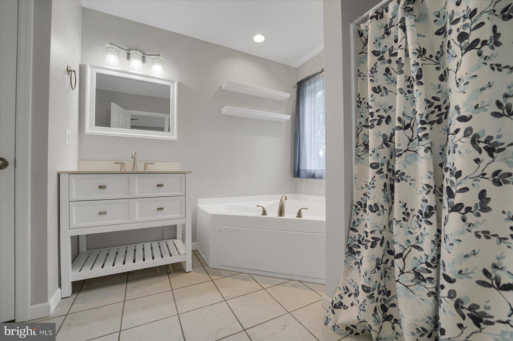 CREE MANOR - Residential