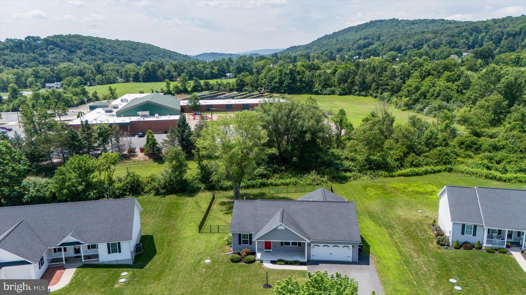 CREE MANOR - Residential