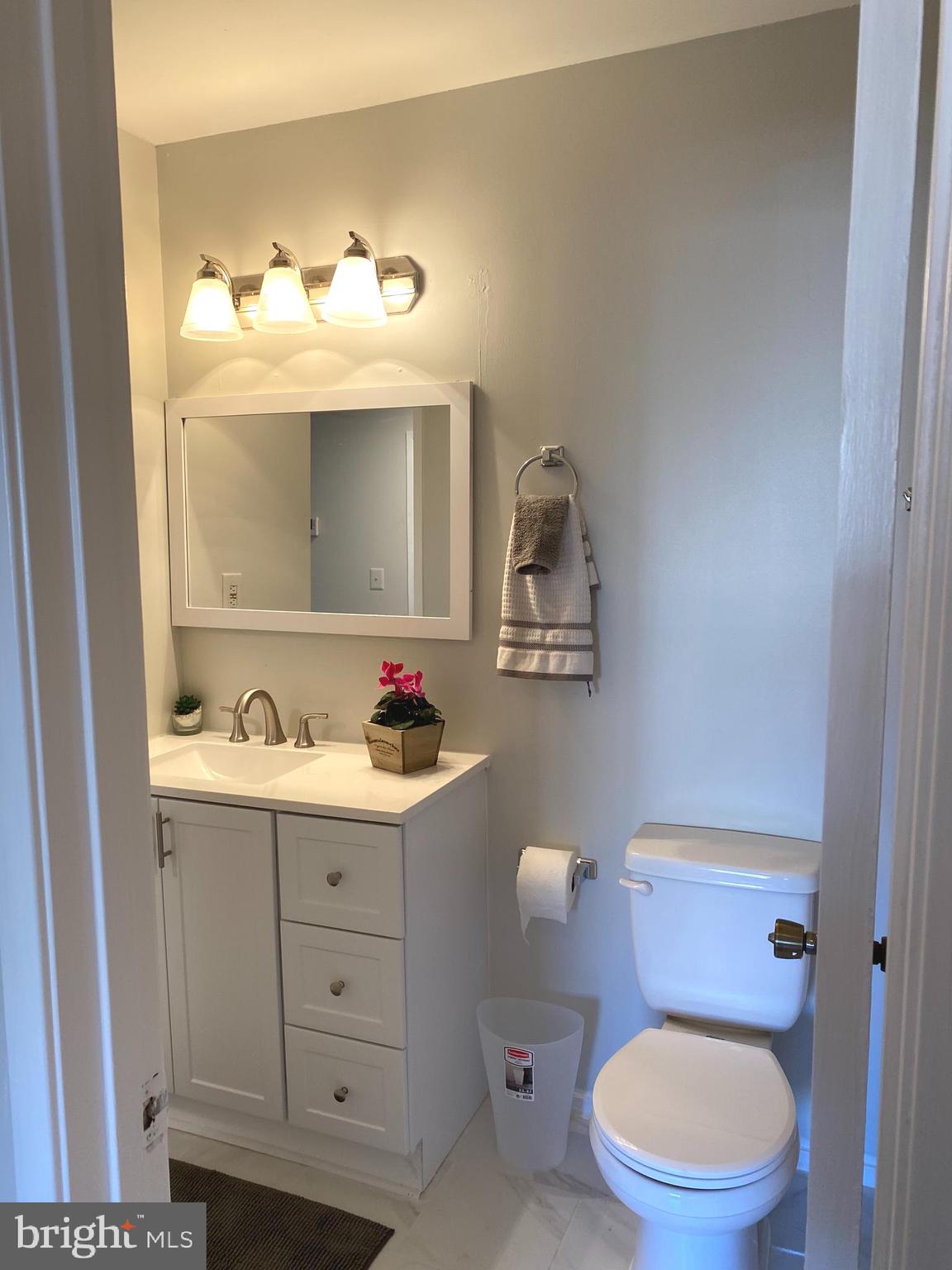 FARMINGDALE - Residential Lease