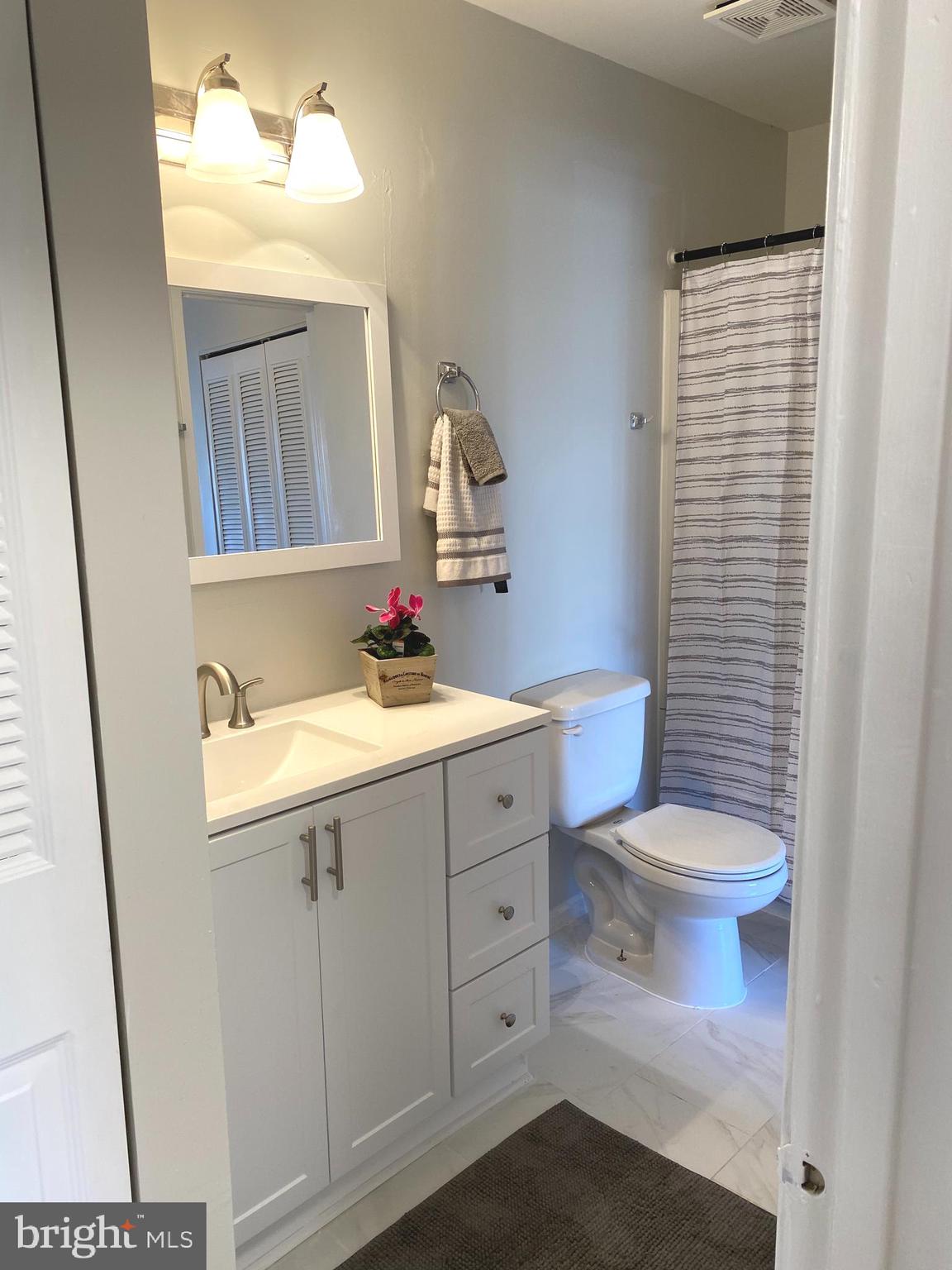 FARMINGDALE - Residential Lease