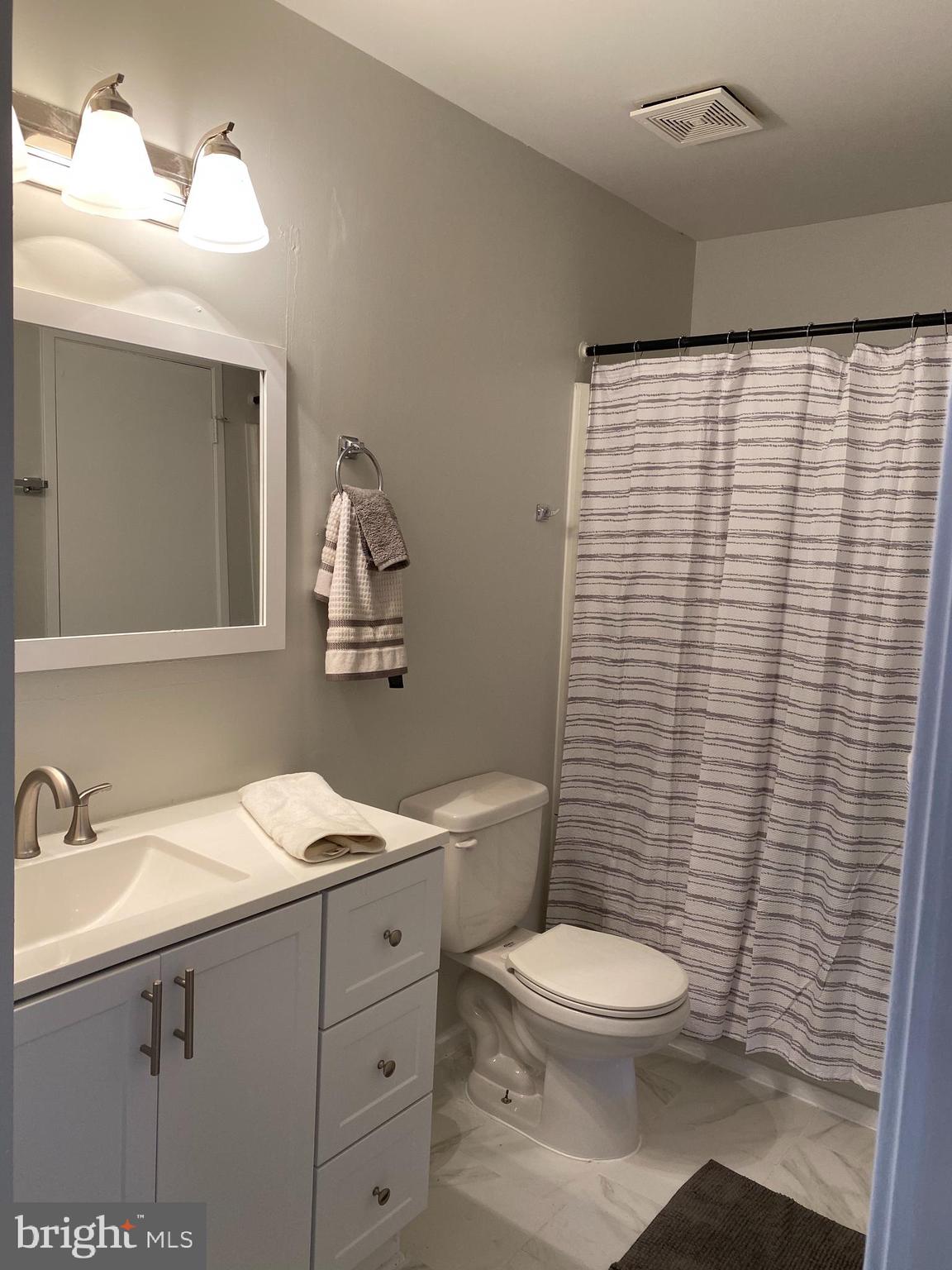 FARMINGDALE - Residential Lease