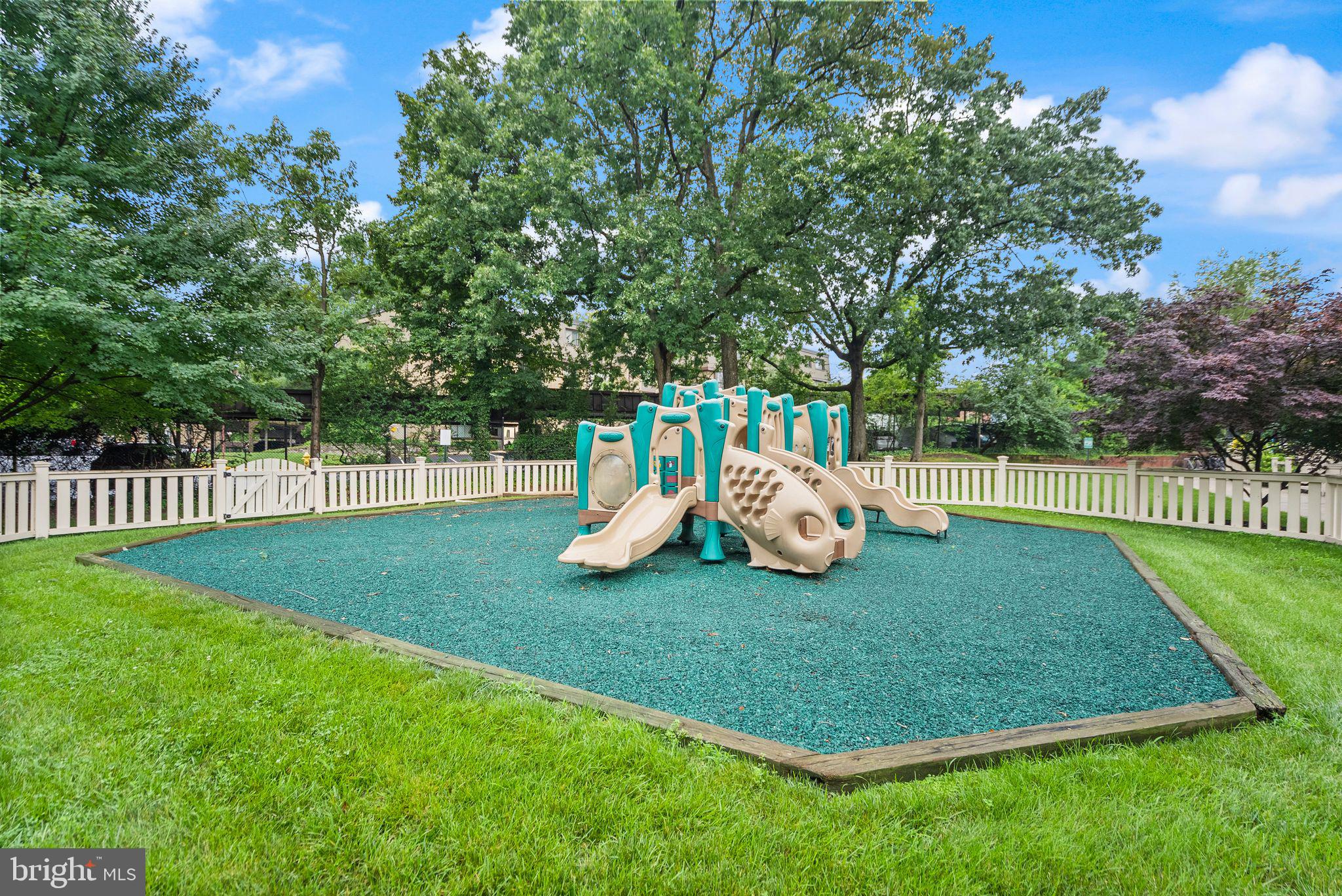 PARKSIDE AT ALEXANDRIA - Residential