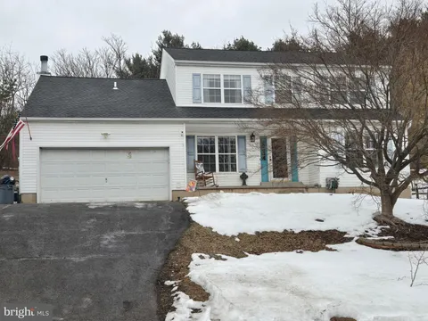 2426 Donna Lane, Pottstown, PA 19464 - MLS#: PAMC2167400