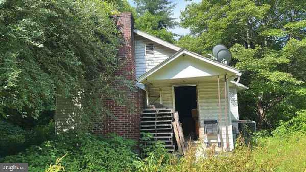 Photo of 8606 Apple St, POUND, VA 24279 (MLS # VAWS2000014)