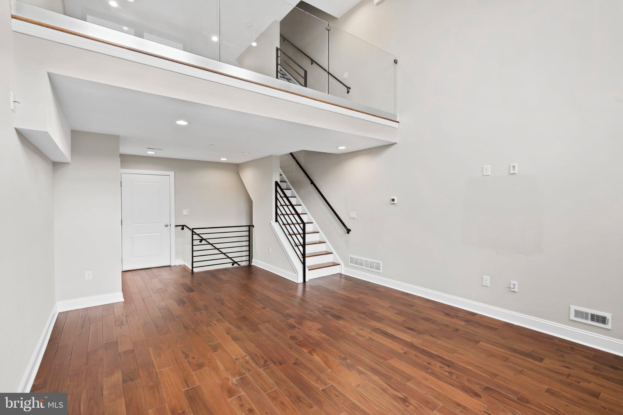 1600 N BODINE STREET