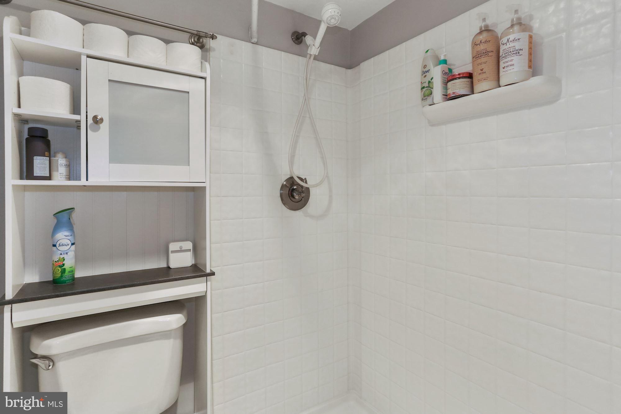 CARLYLE HOUSE - Residential Lease