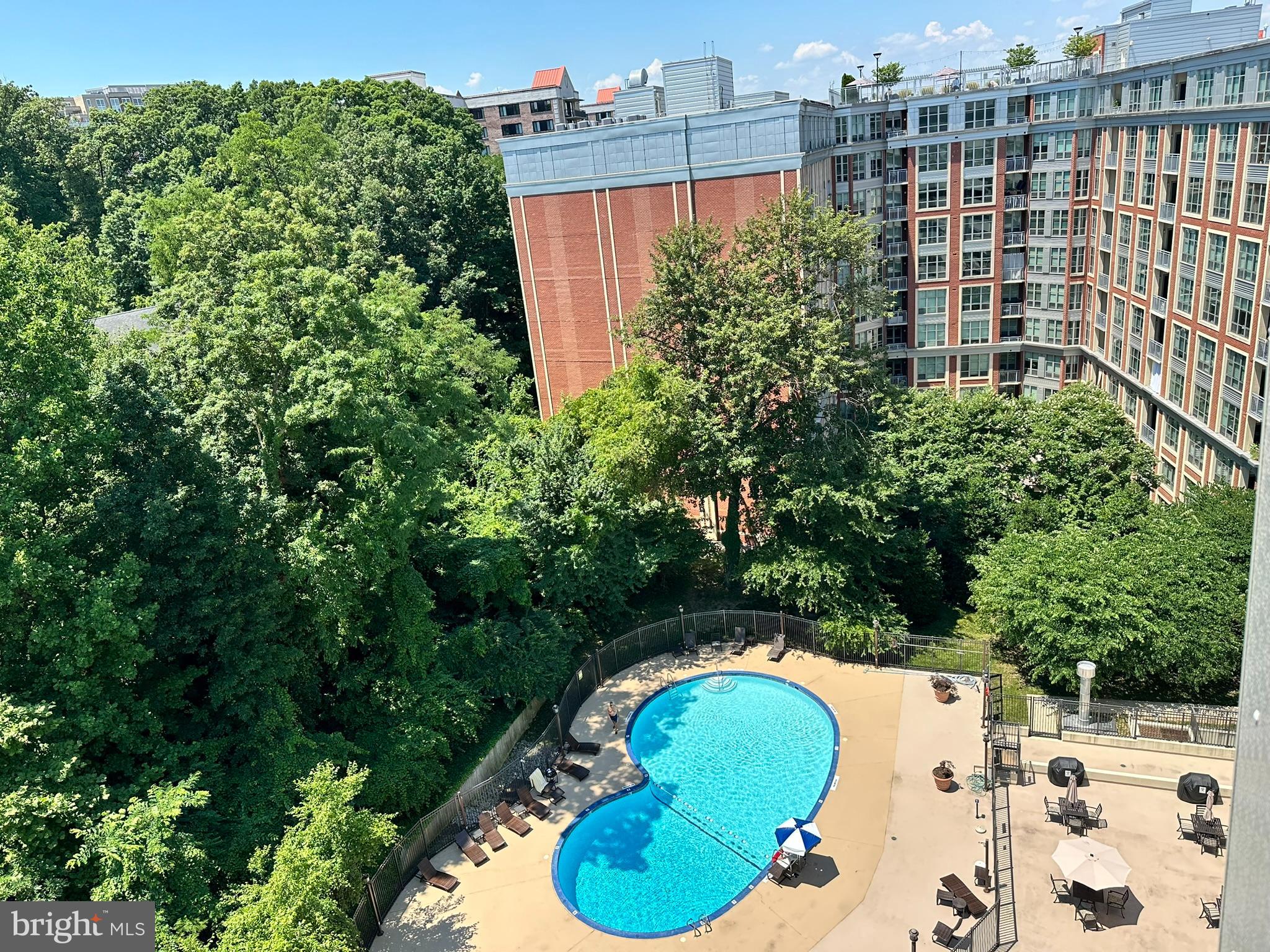 CARLYLE HOUSE - Residential Lease