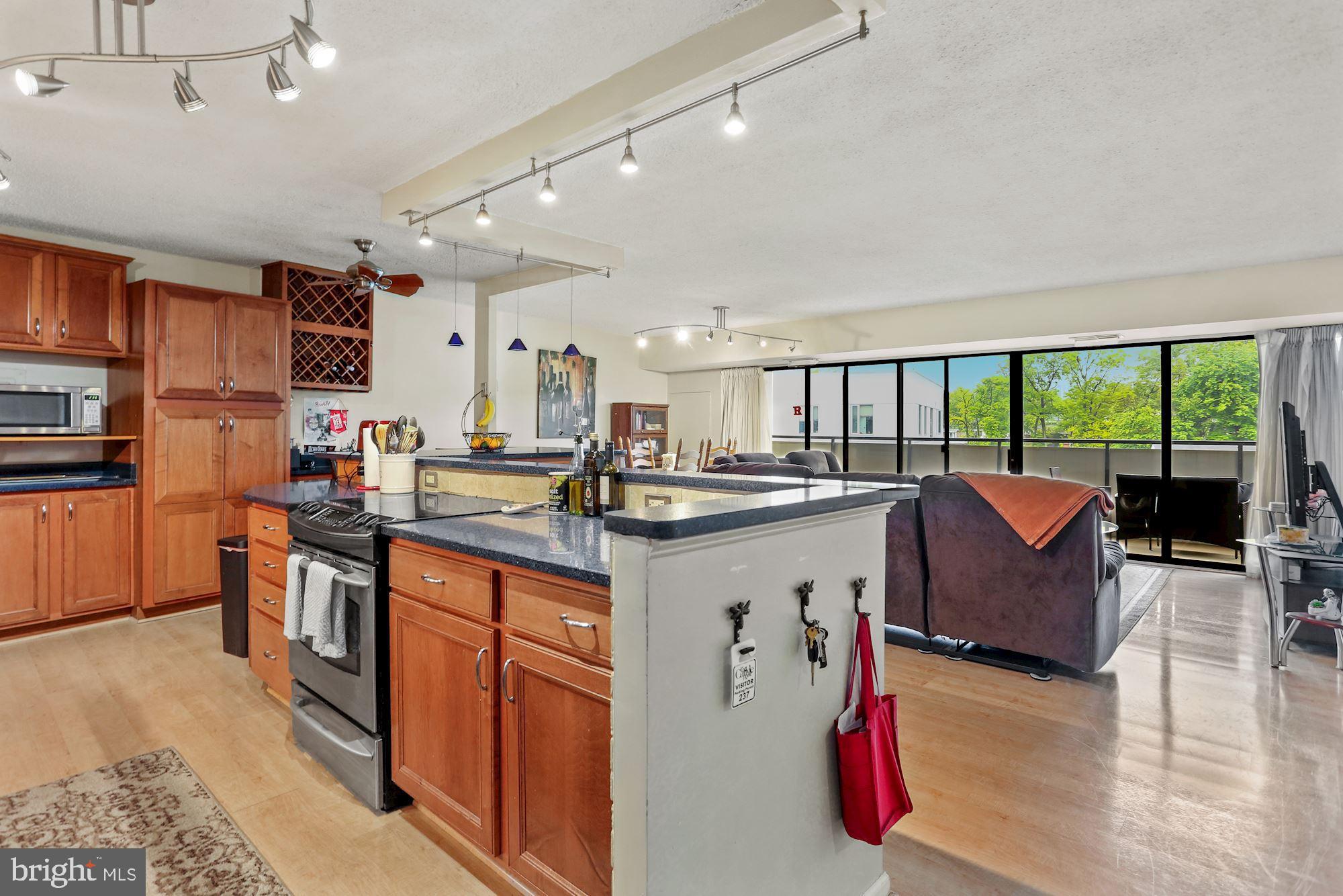 CARLYLE HOUSE - Residential Lease