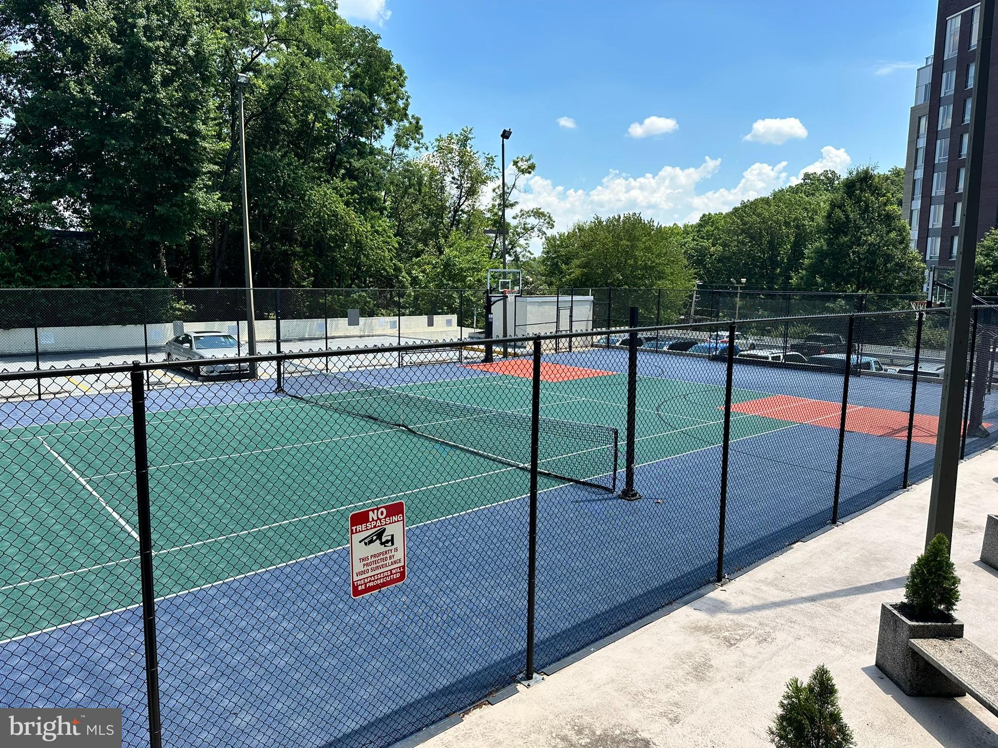 CARLYLE HOUSE - Residential Lease