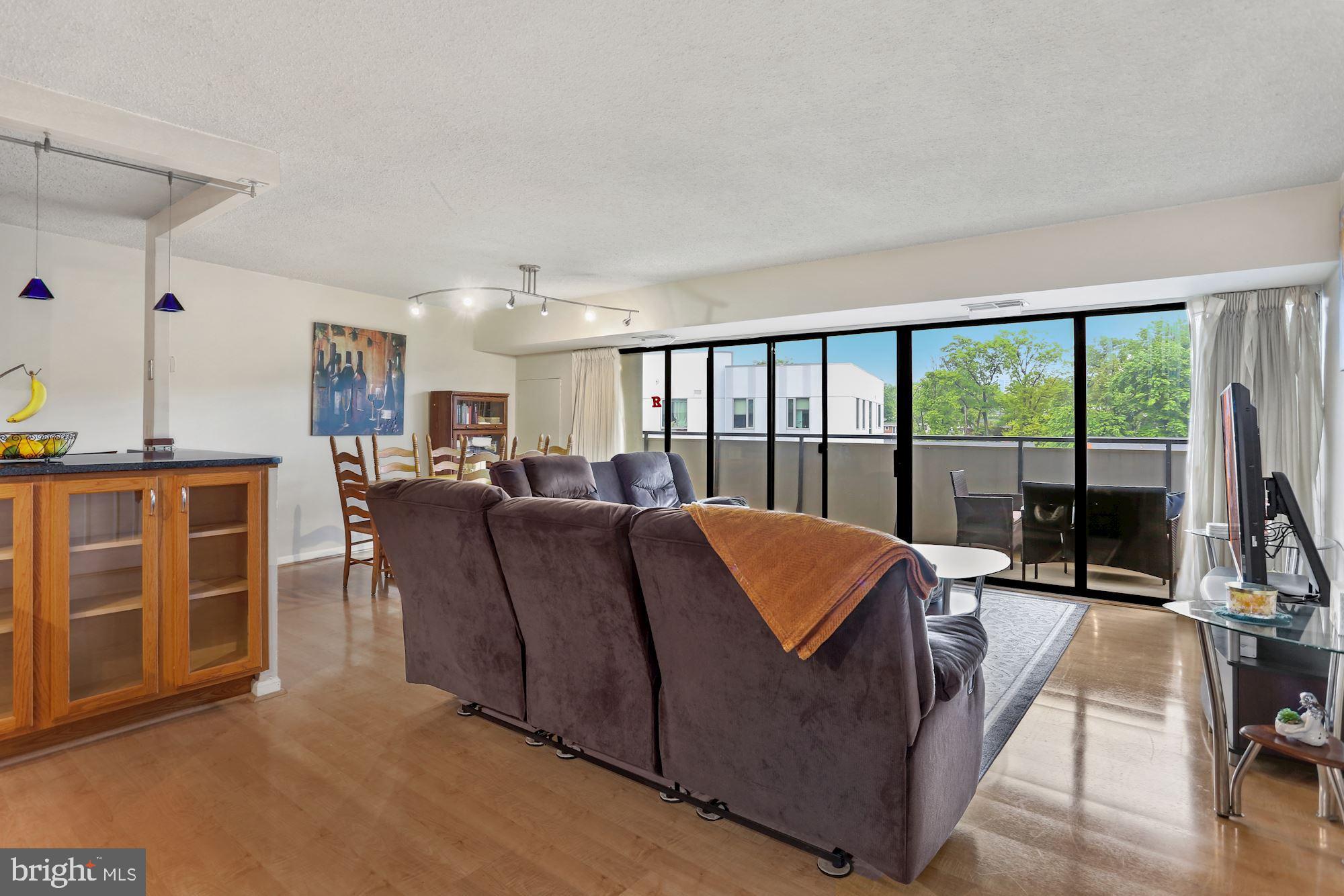 CARLYLE HOUSE - Residential Lease