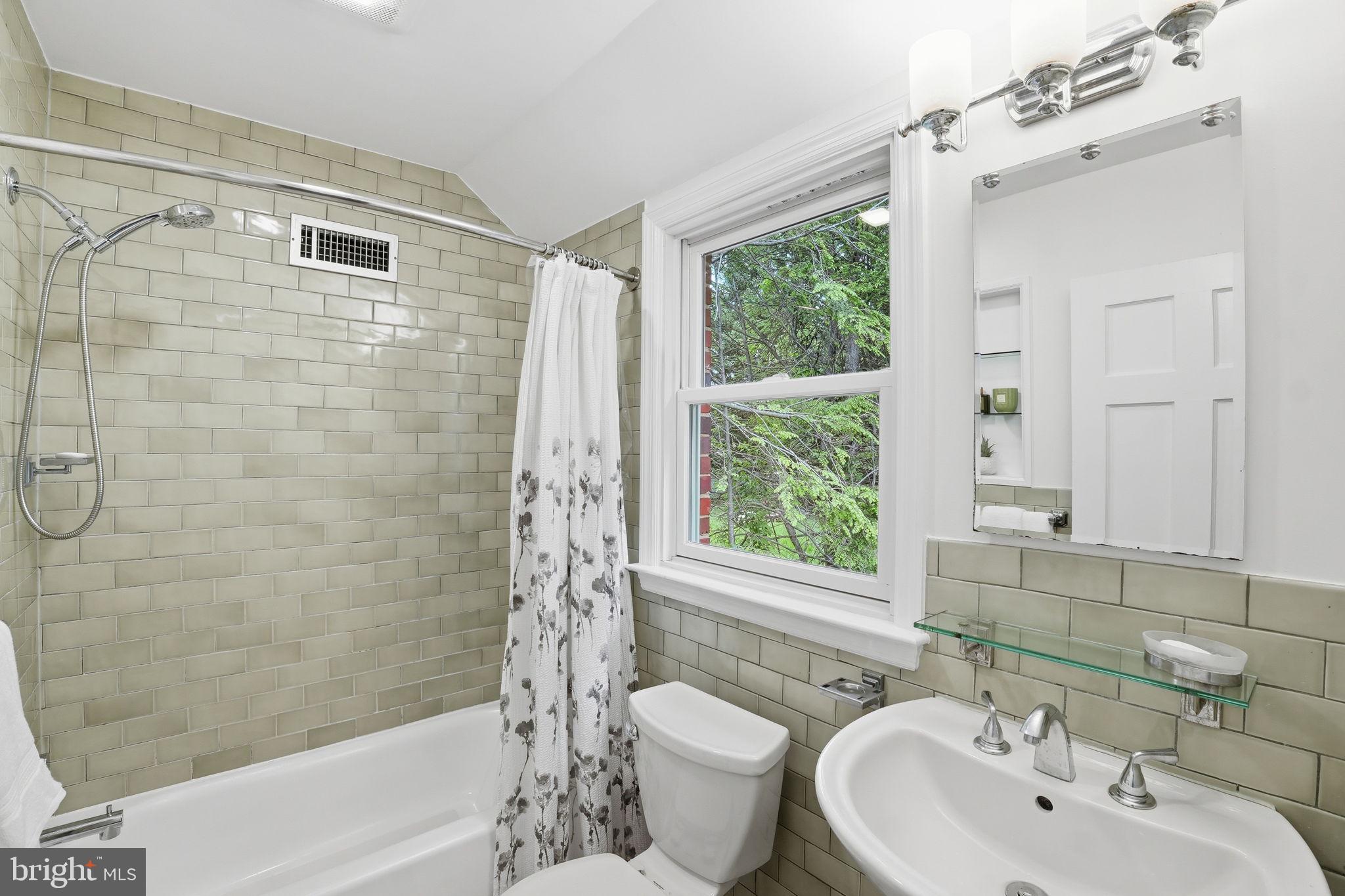 NORTH HILLS - Residential