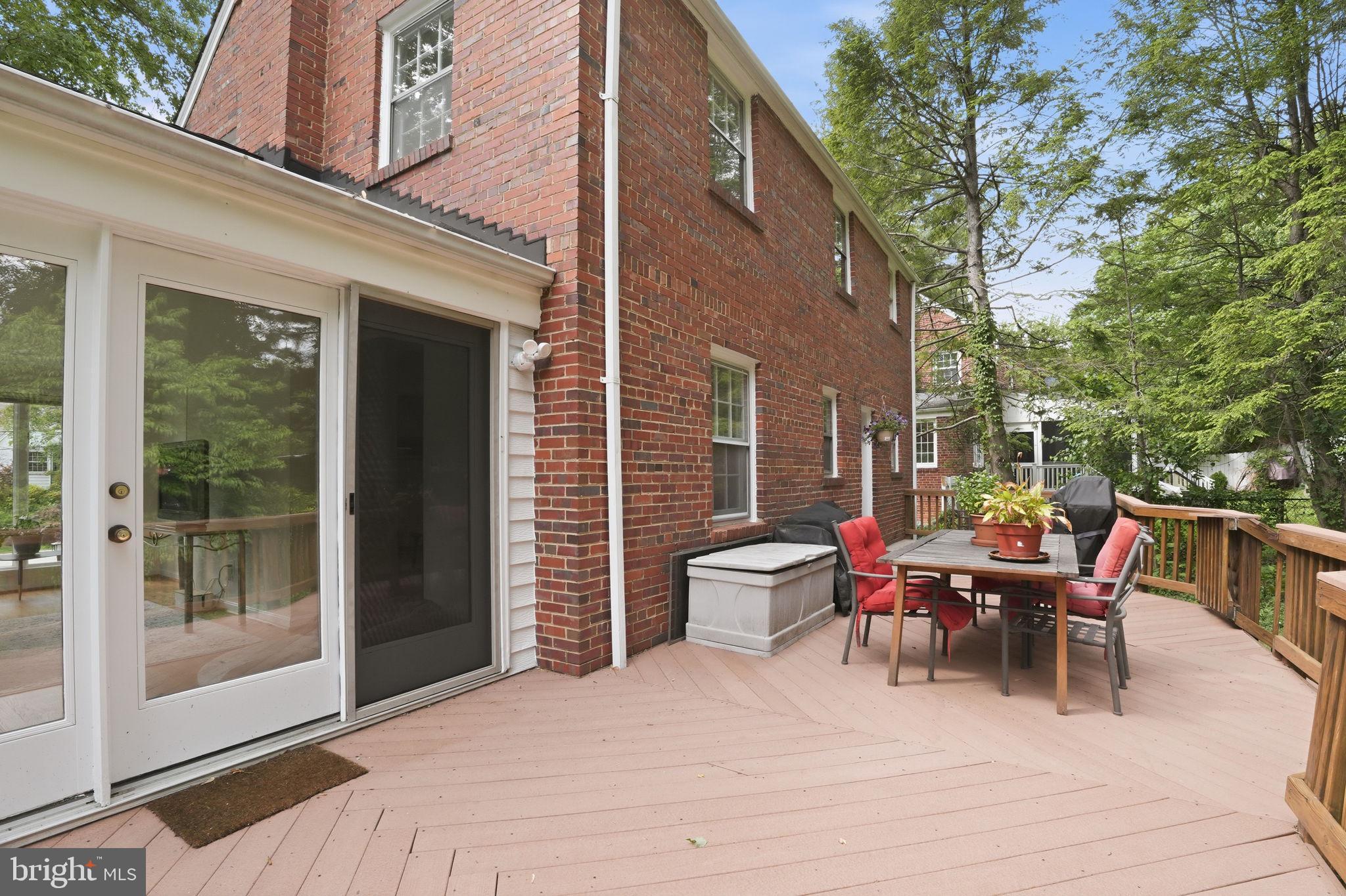 NORTH HILLS - Residential