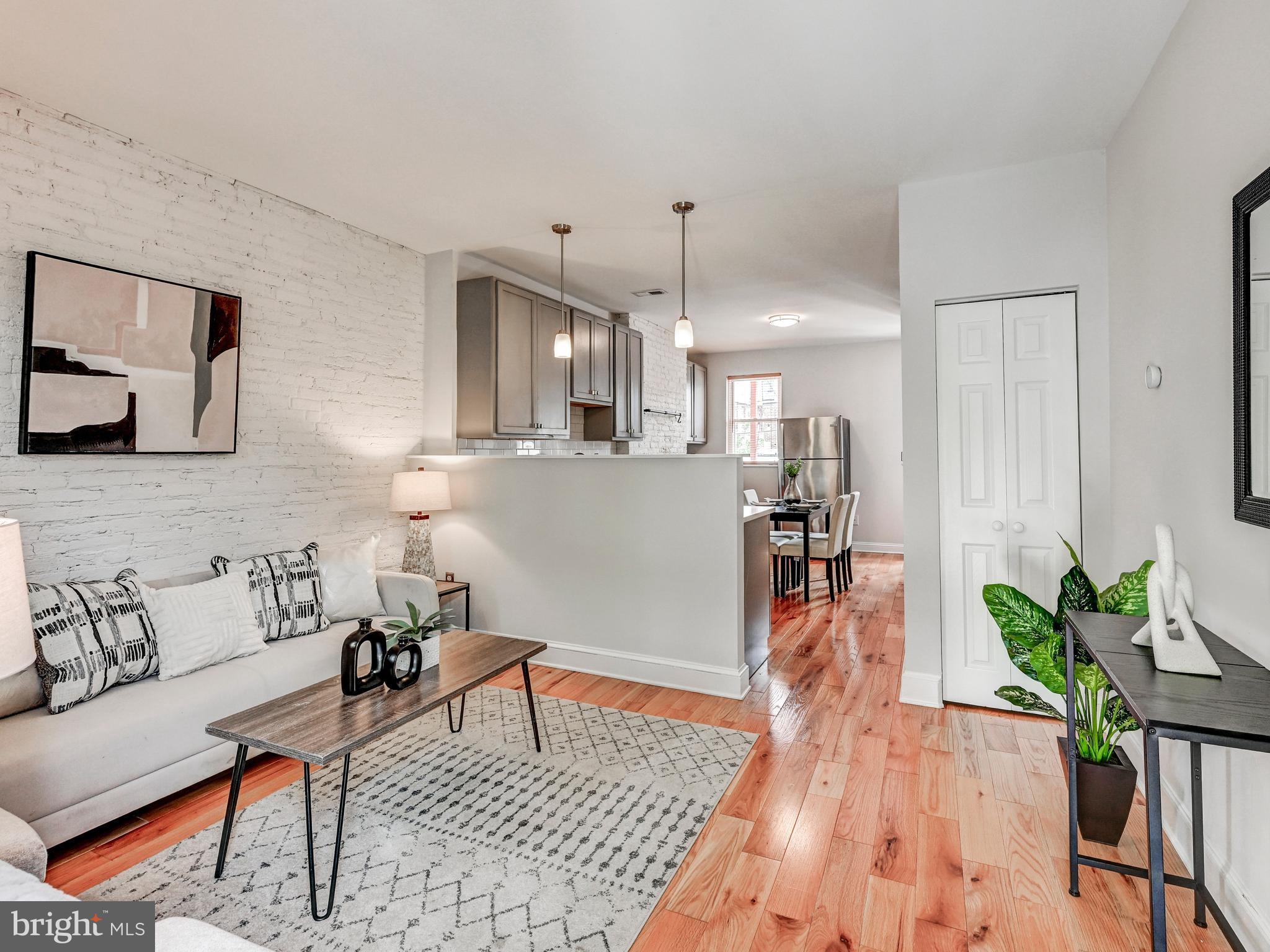 127 S CASTLE STREET