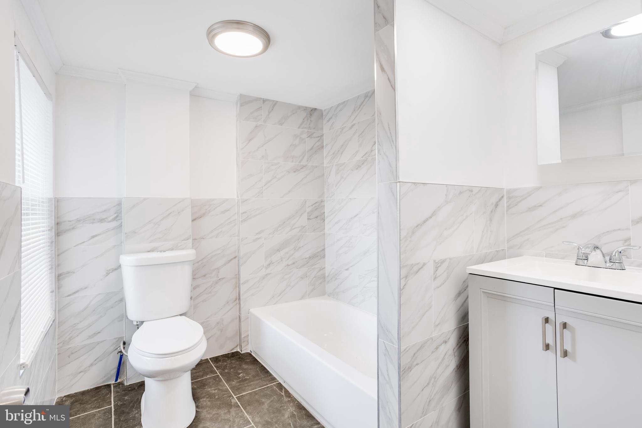 EAST KENSINGTON - Residential