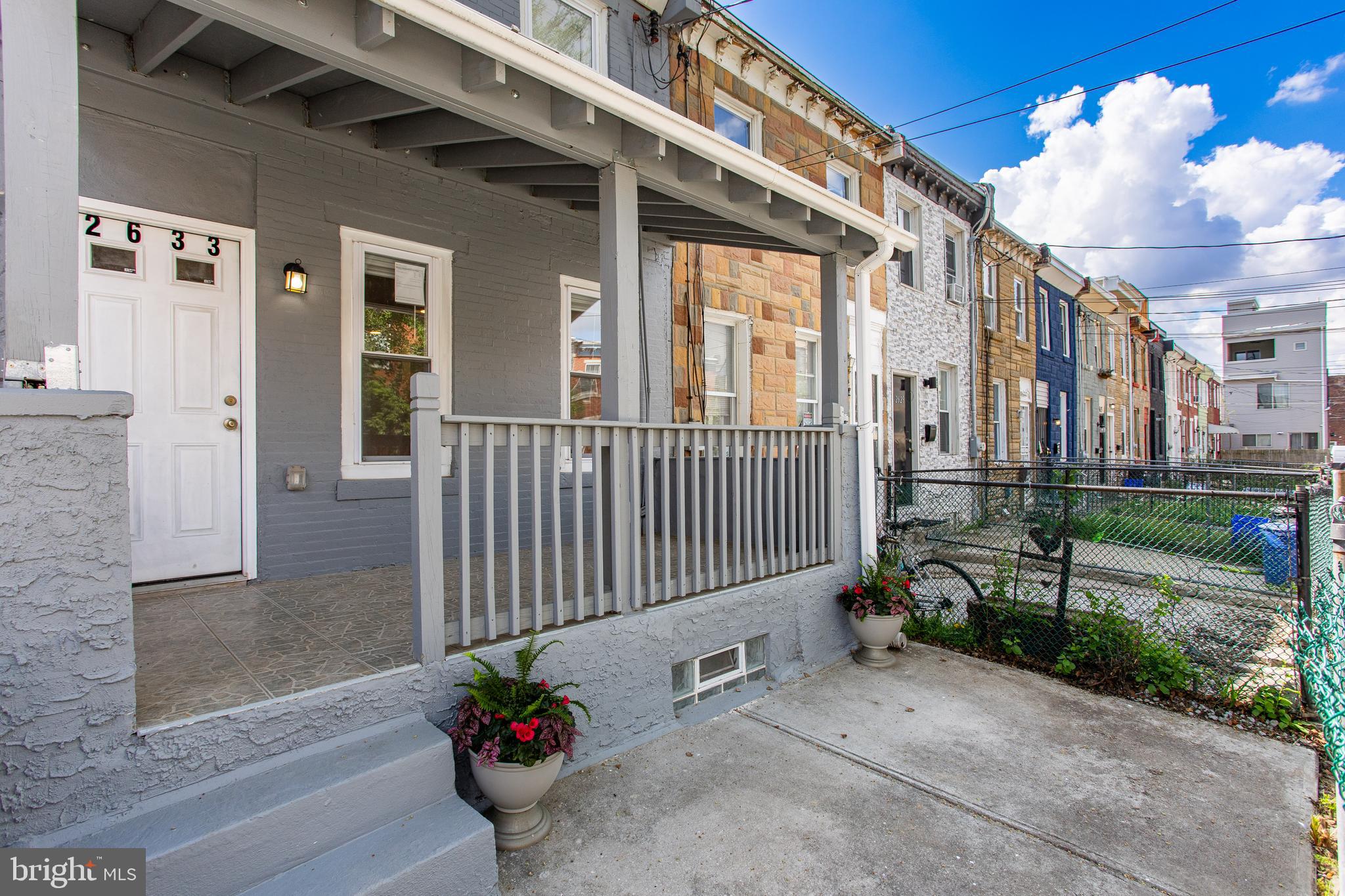 EAST KENSINGTON - Residential