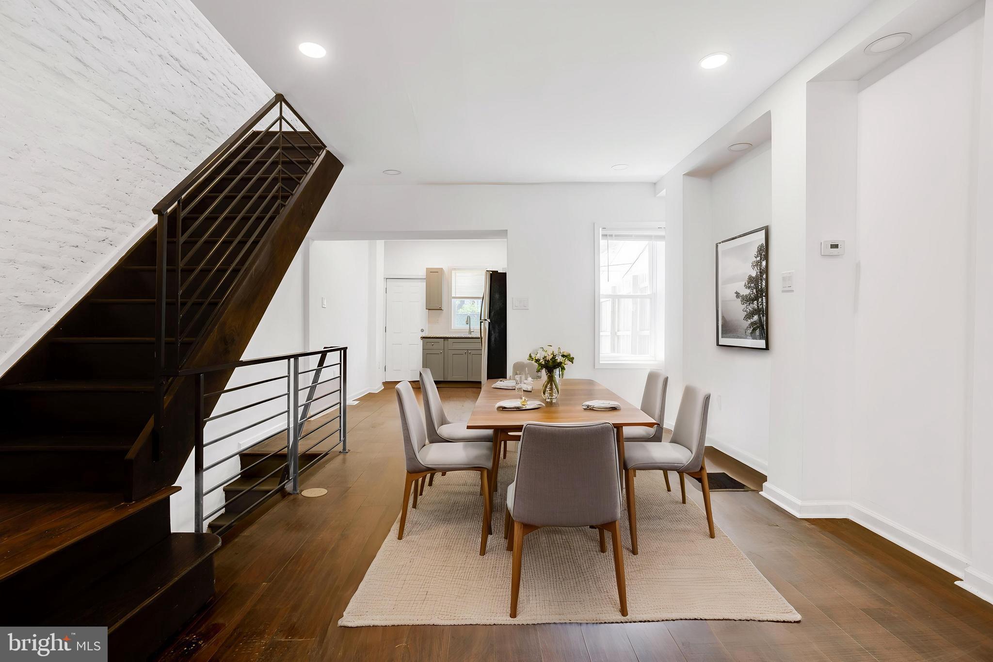 EAST KENSINGTON - Residential